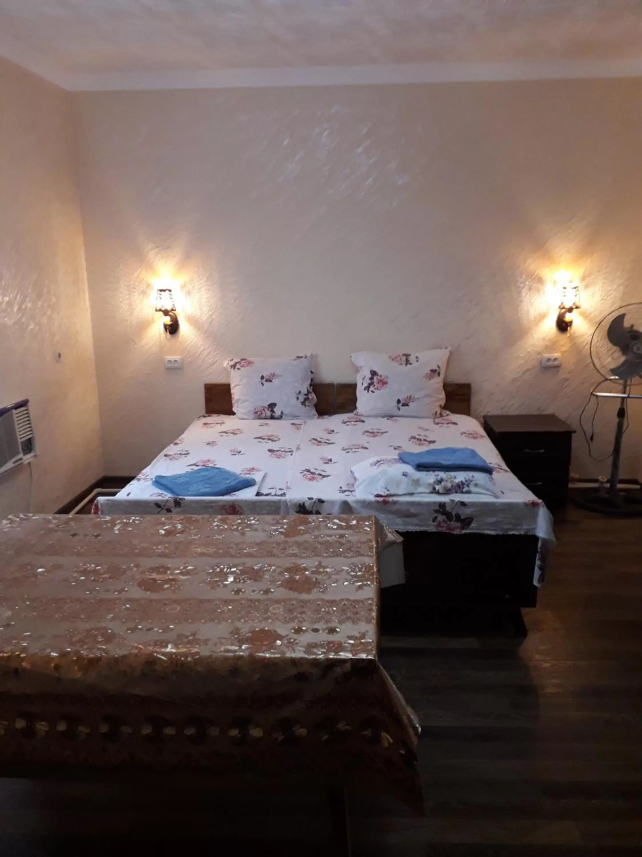 Double or Twin Room with Private Bathroom in B&B Bahodir Double or Twin Room with Private Bathroom in B&B Bahodir