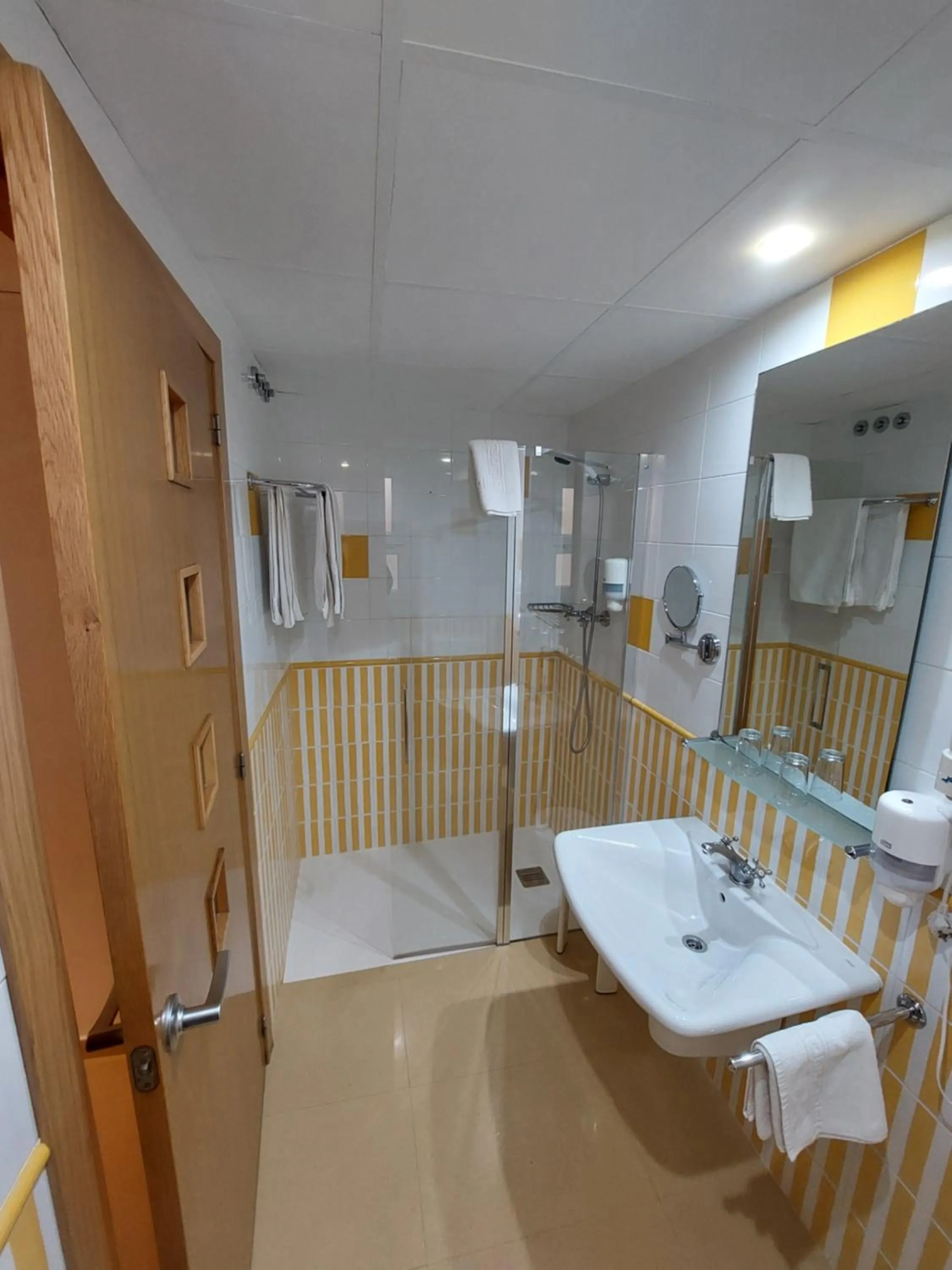 Toilet in Hotel Tio Pepe