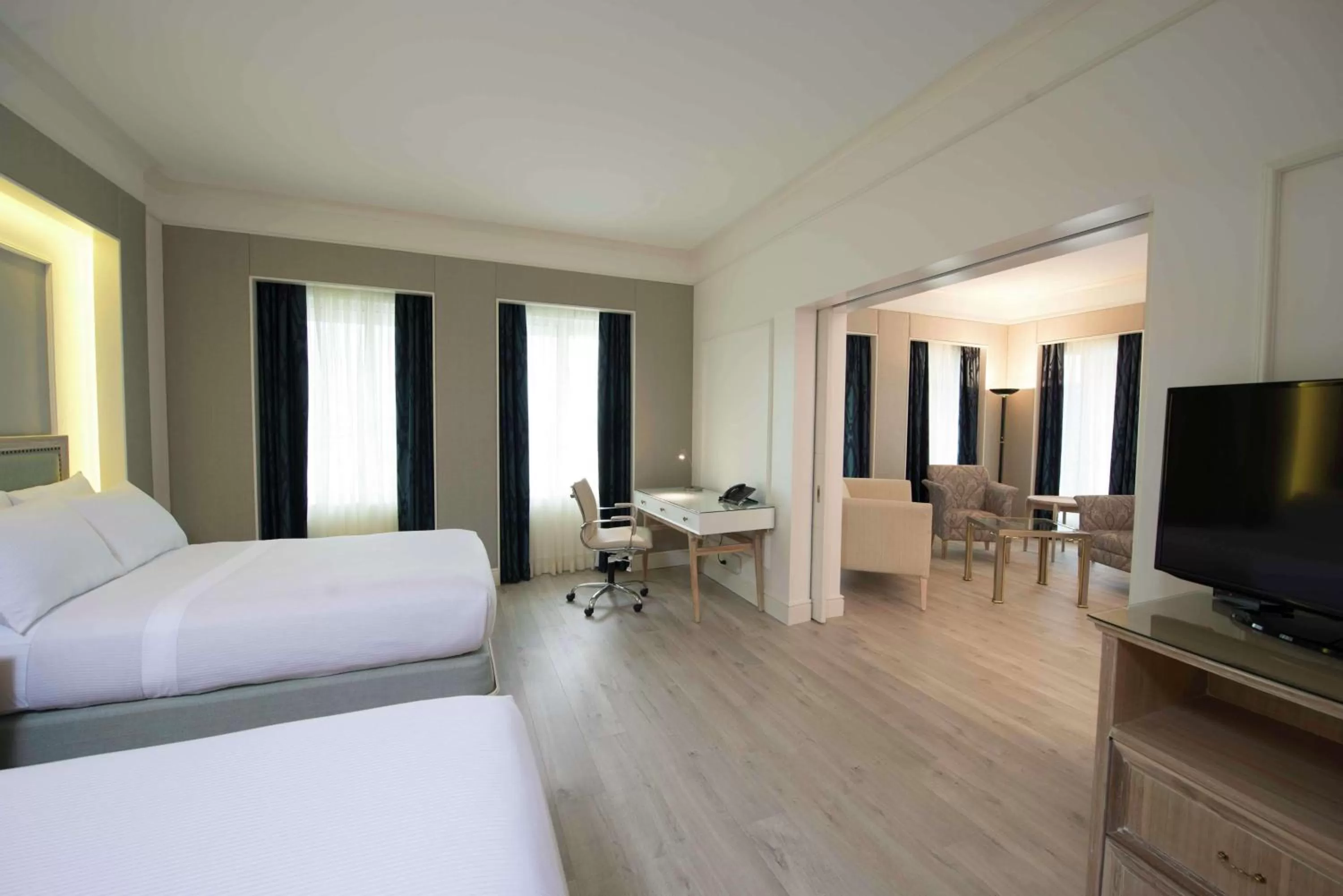 Bedroom, Bed in Hilton Colon Guayaquil Hotel