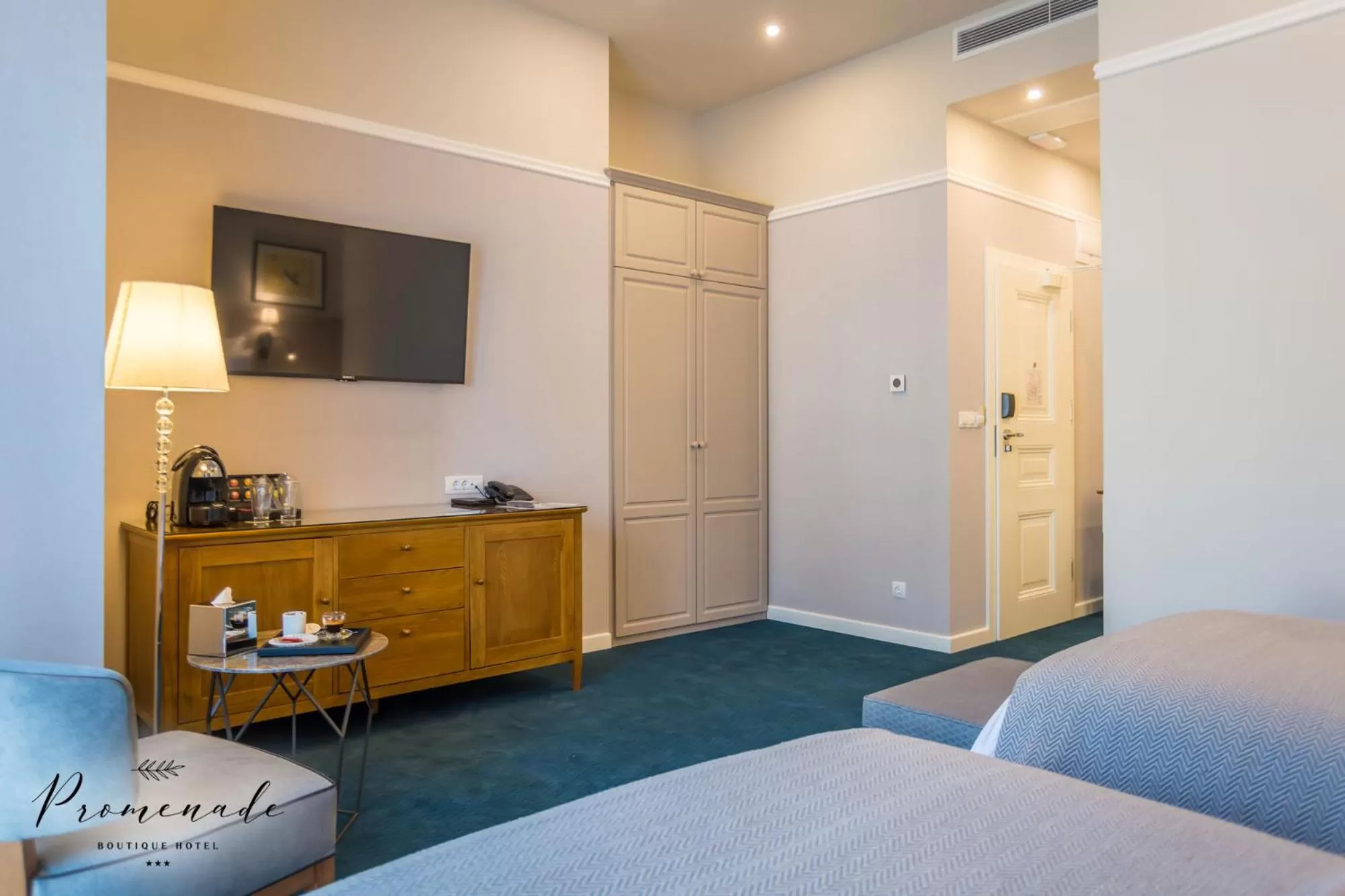 TV and multimedia, Bed in Hotel Residence Promenade