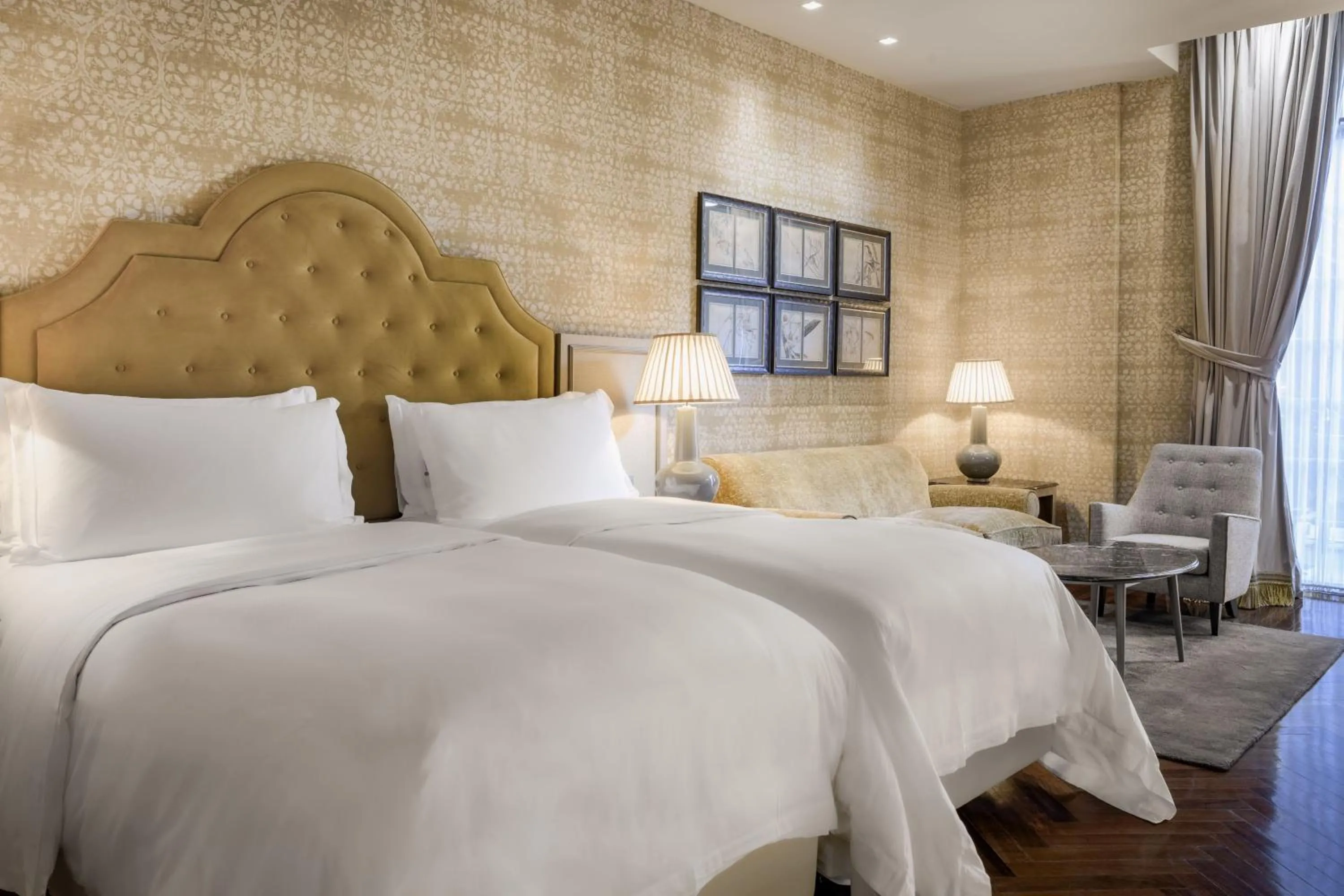 Photo of the whole room, Bed in Santo Mauro, a Luxury Collection Hotel, Madrid