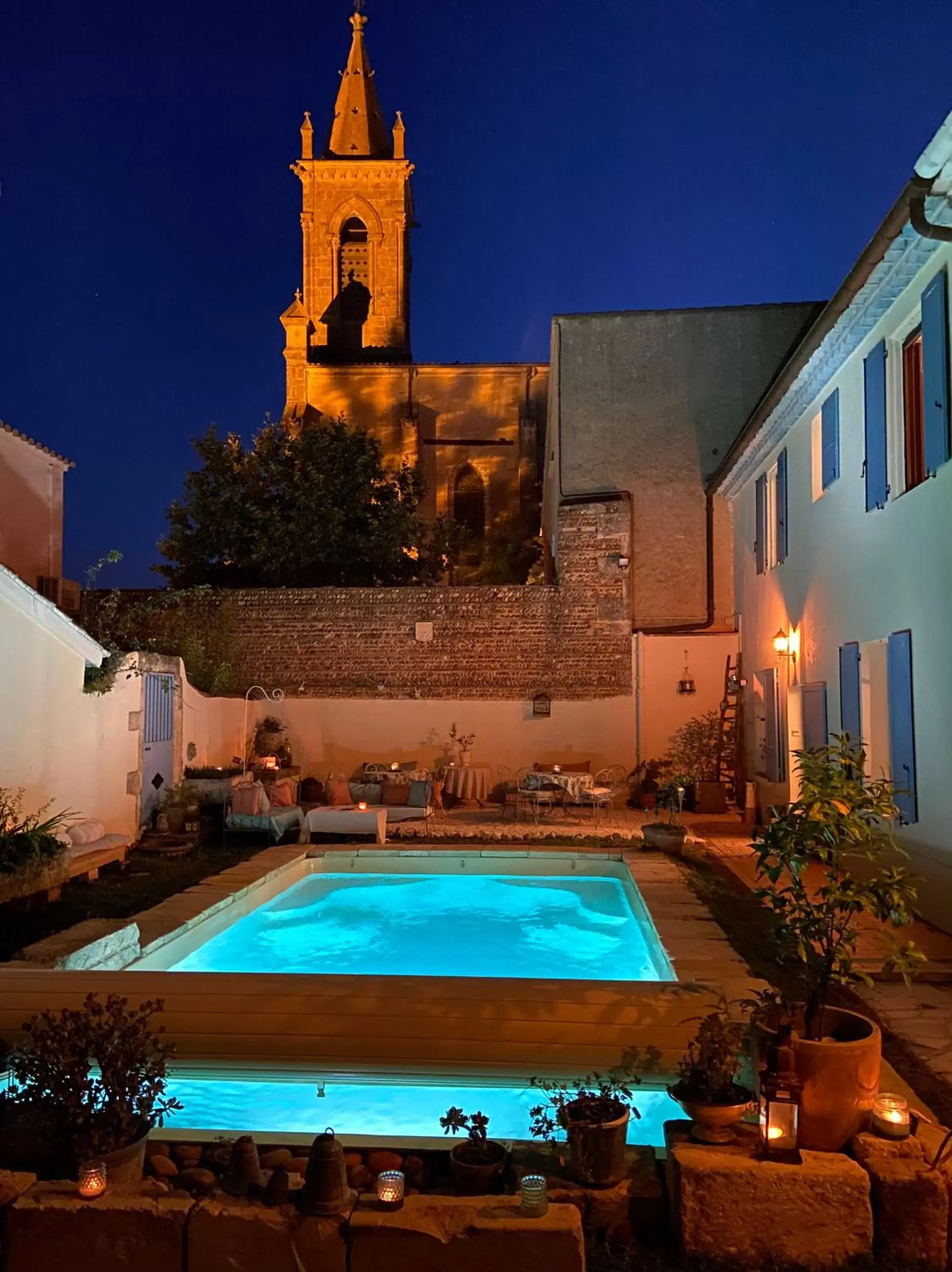 Property building, Swimming Pool in Maison 1823 - Suites de charme à Garons Property building, Swimming Pool in Maison 1823 - Suites de charme à Garons