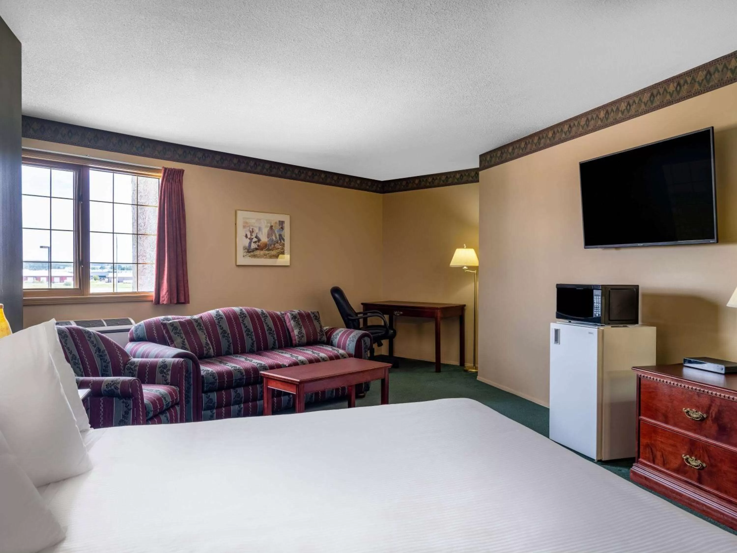 Photo of the whole room, Bed in Travelodge by Wyndham Lacombe
