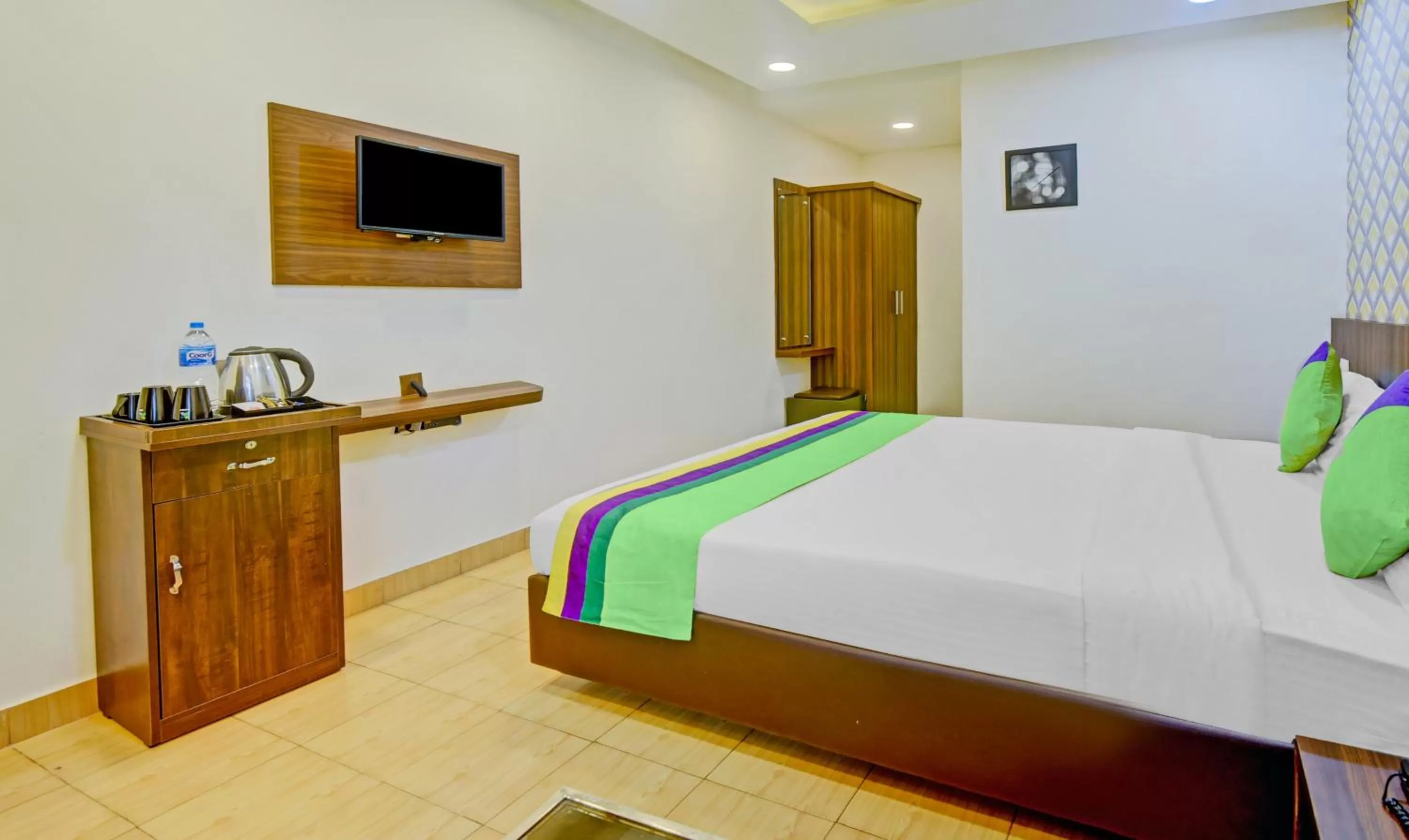 Bedroom, Bed in Itsy Hotels Igloo Residency, 400 Meters From Raja Seat Garden