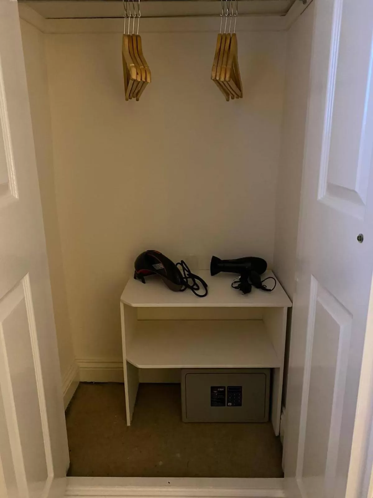 Bedroom in The Redwell Inn