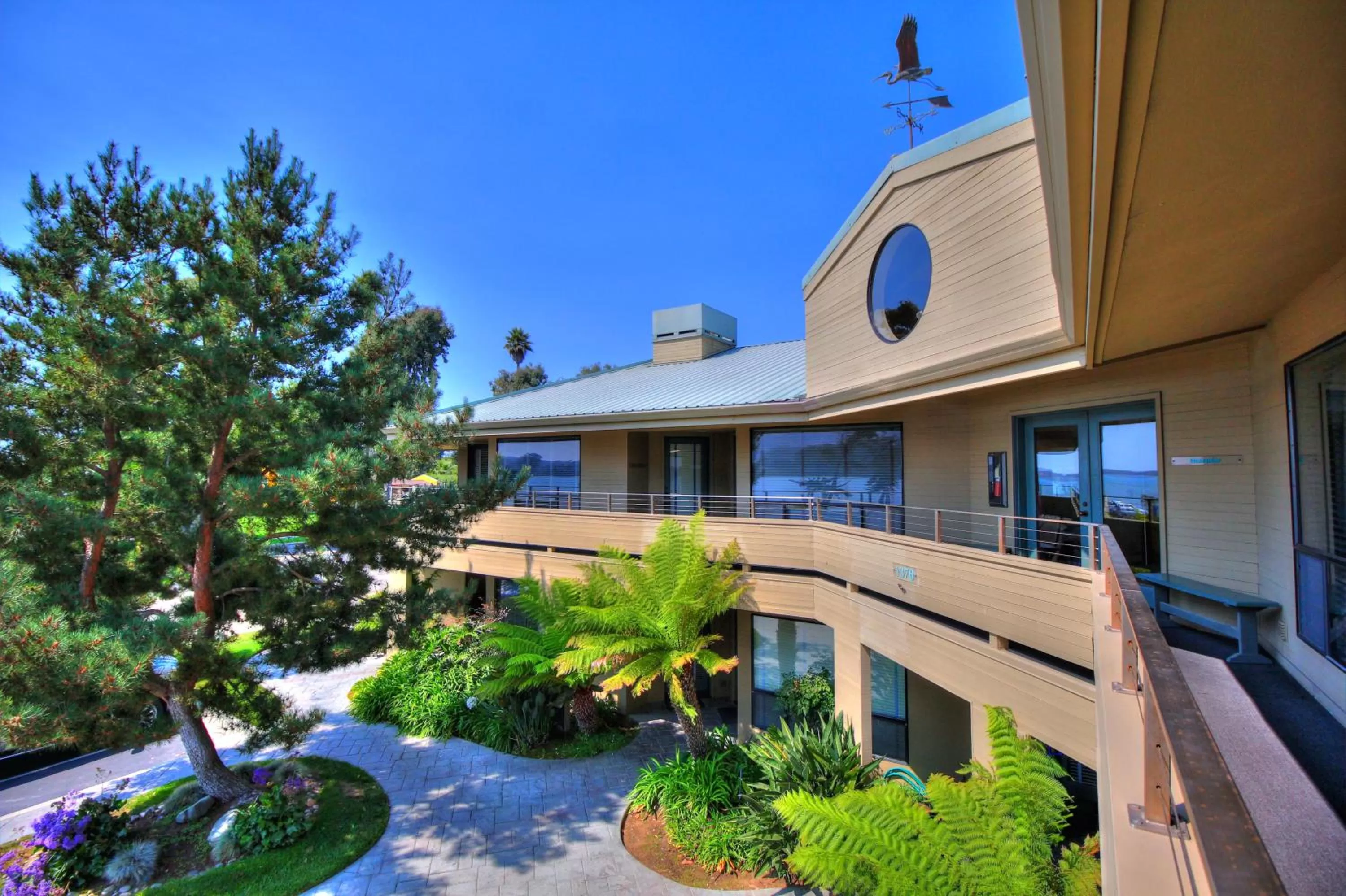 Property building in Baywood Inn Bed & Breakfast