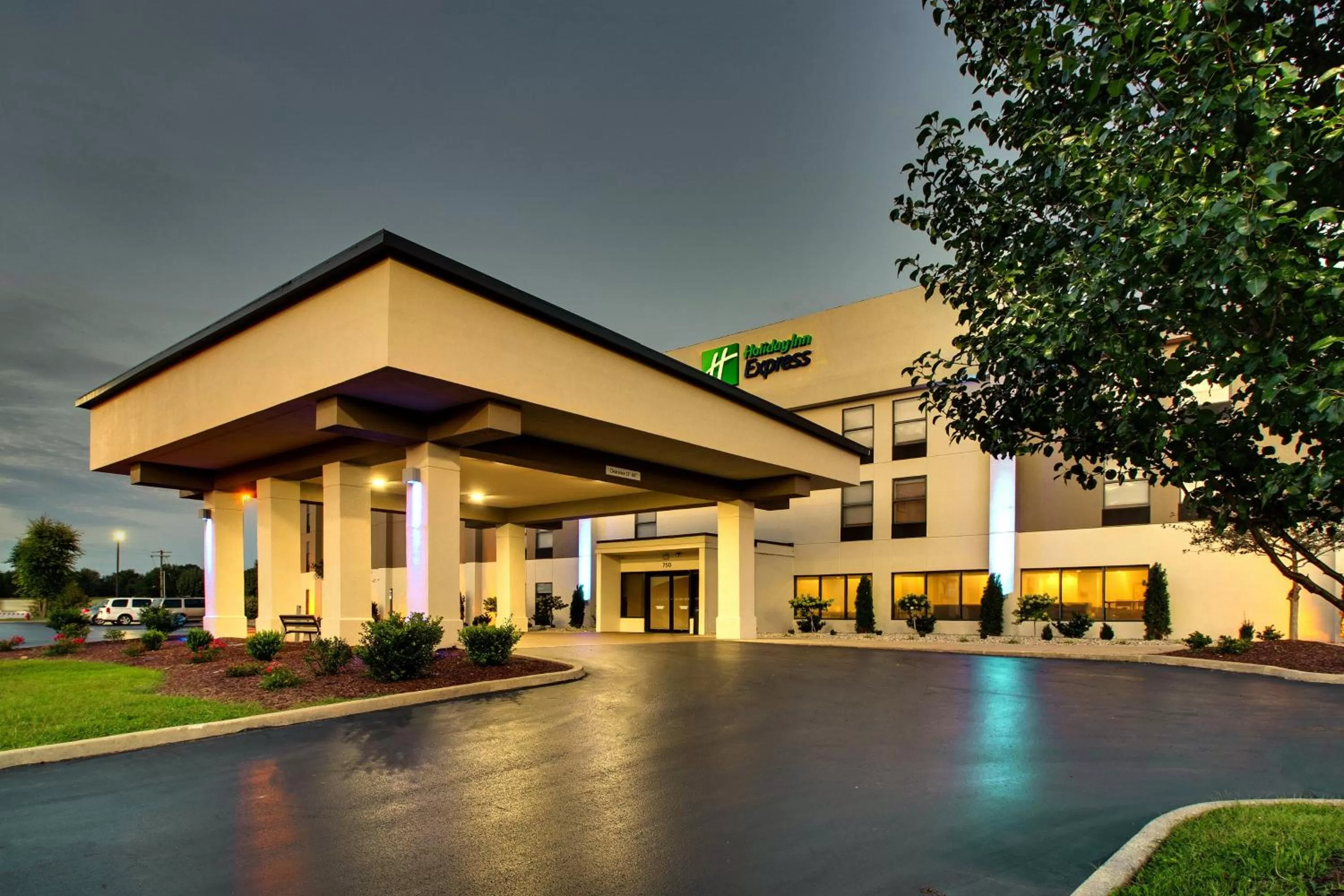 Property building in Holiday Inn Express - Horse Cave by IHG