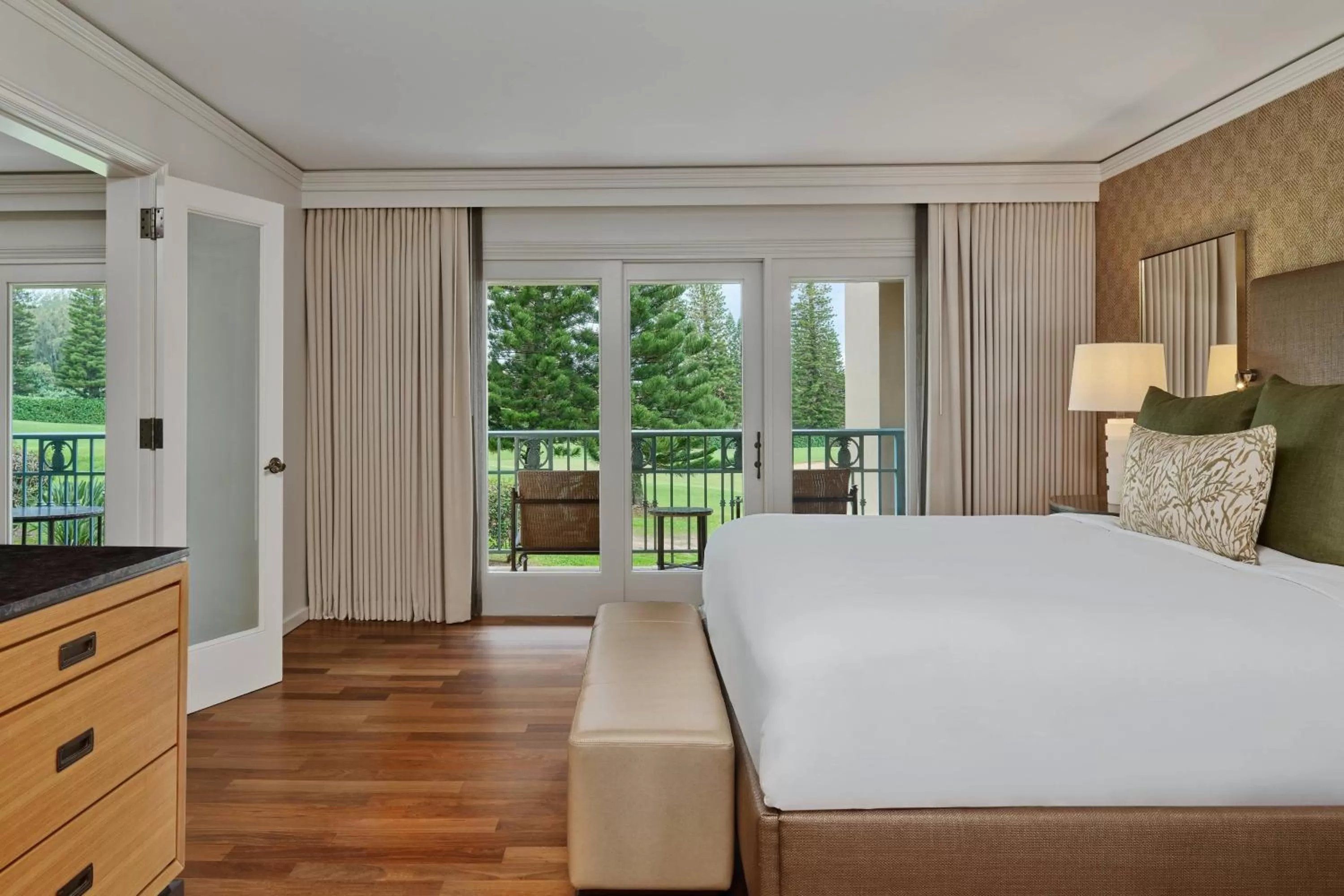 Bedroom, Bed in The Ritz-Carlton Maui, Kapalua