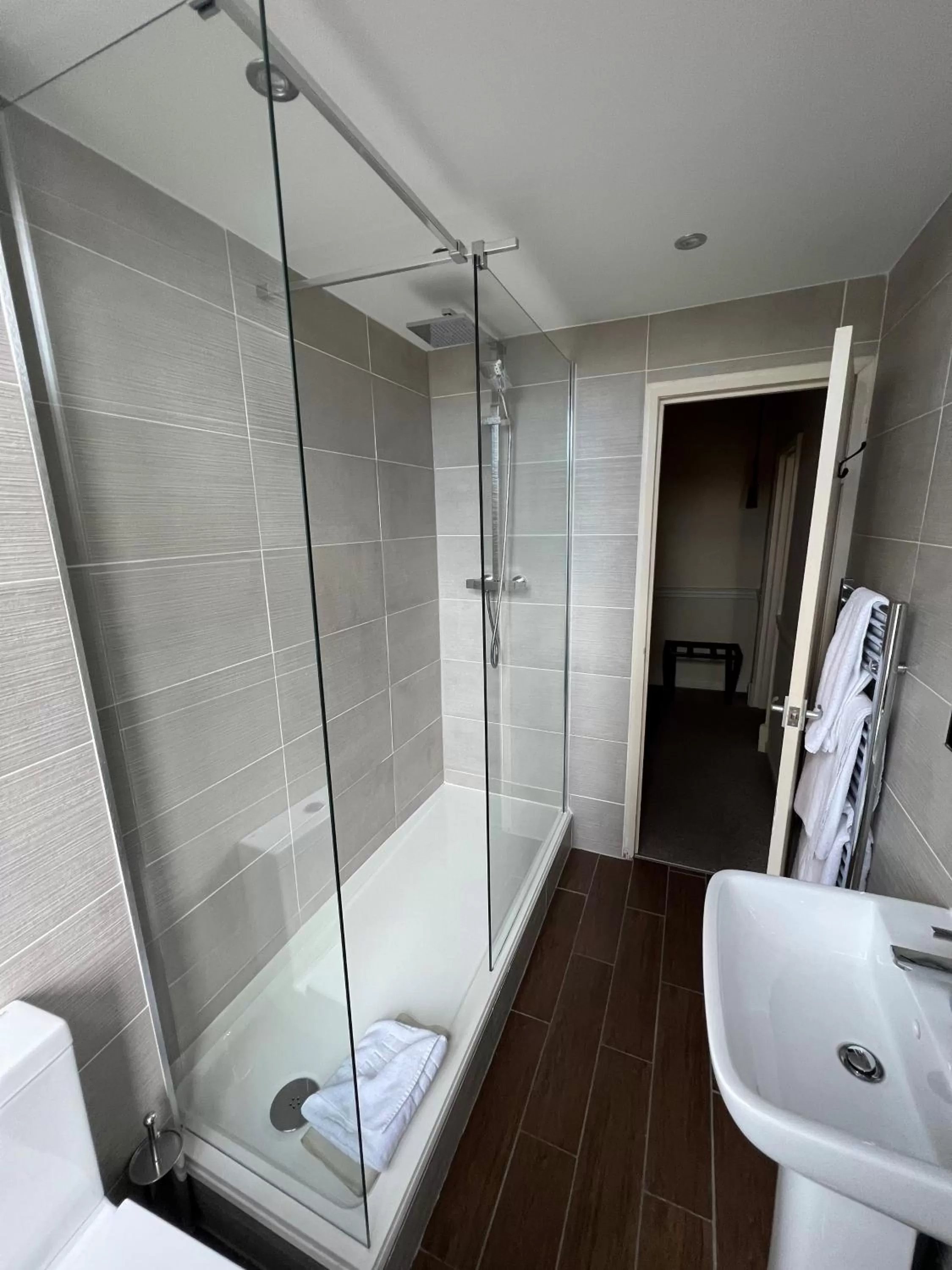 Bathroom in Walworth Castle Hotel, BW Signature Collection