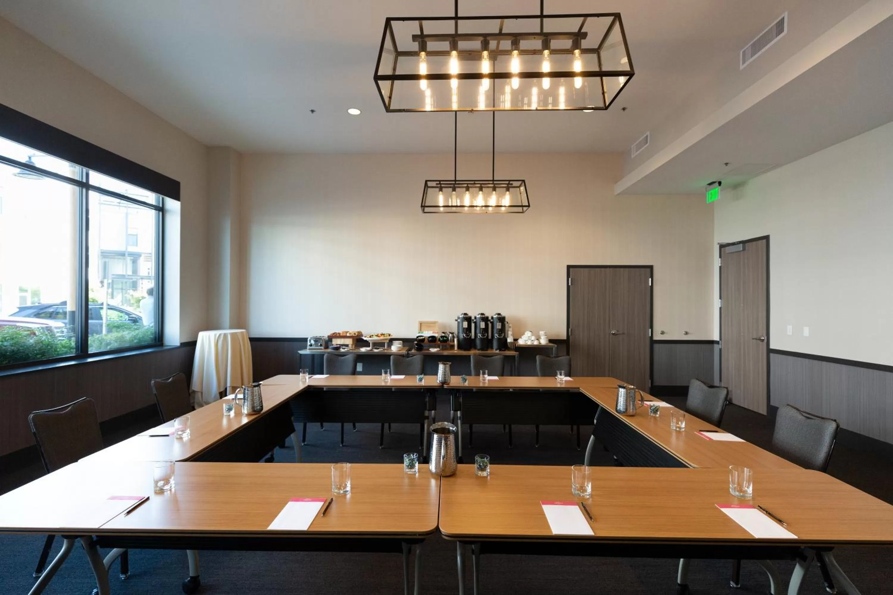 Meeting/conference room in Hotel Indigo Seattle Everett Waterfront Place by IHG