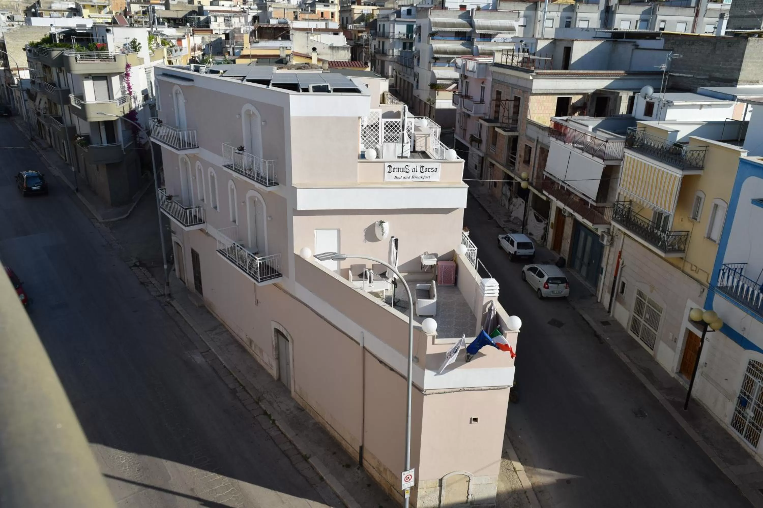 Neighbourhood in DomuS al Corso B&B