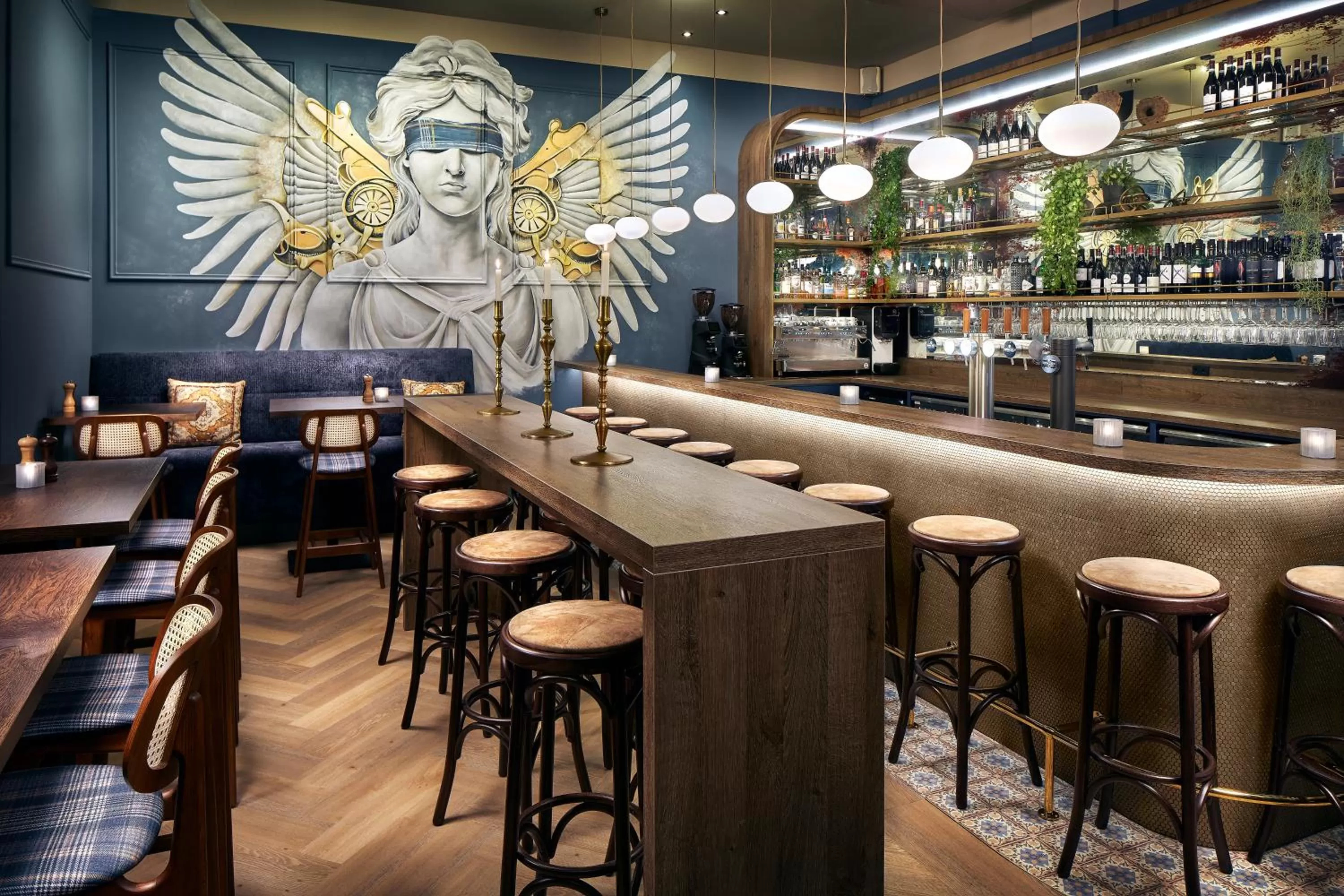 Restaurant/places to eat in Court Hotel Utrecht City Centre