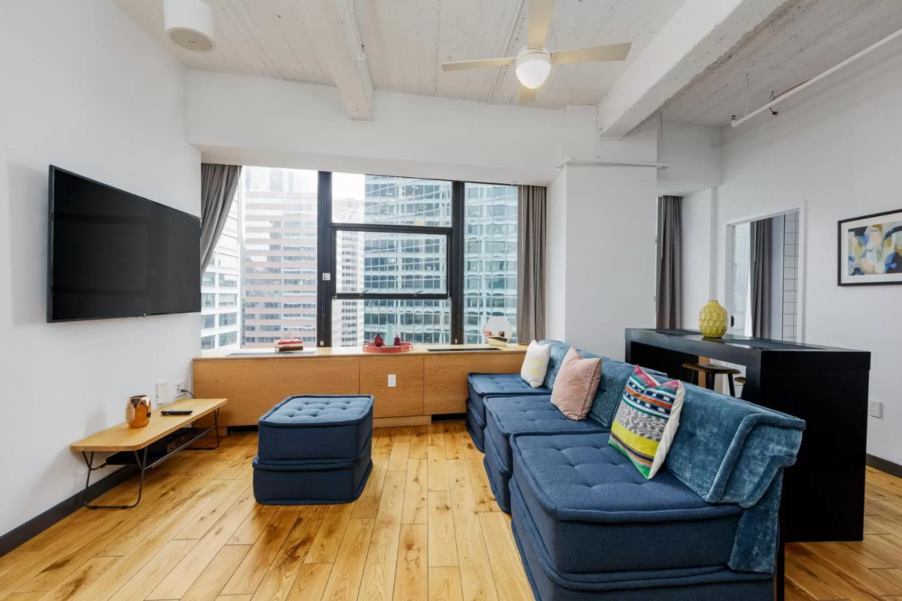Living room in Placemakr Wall Street