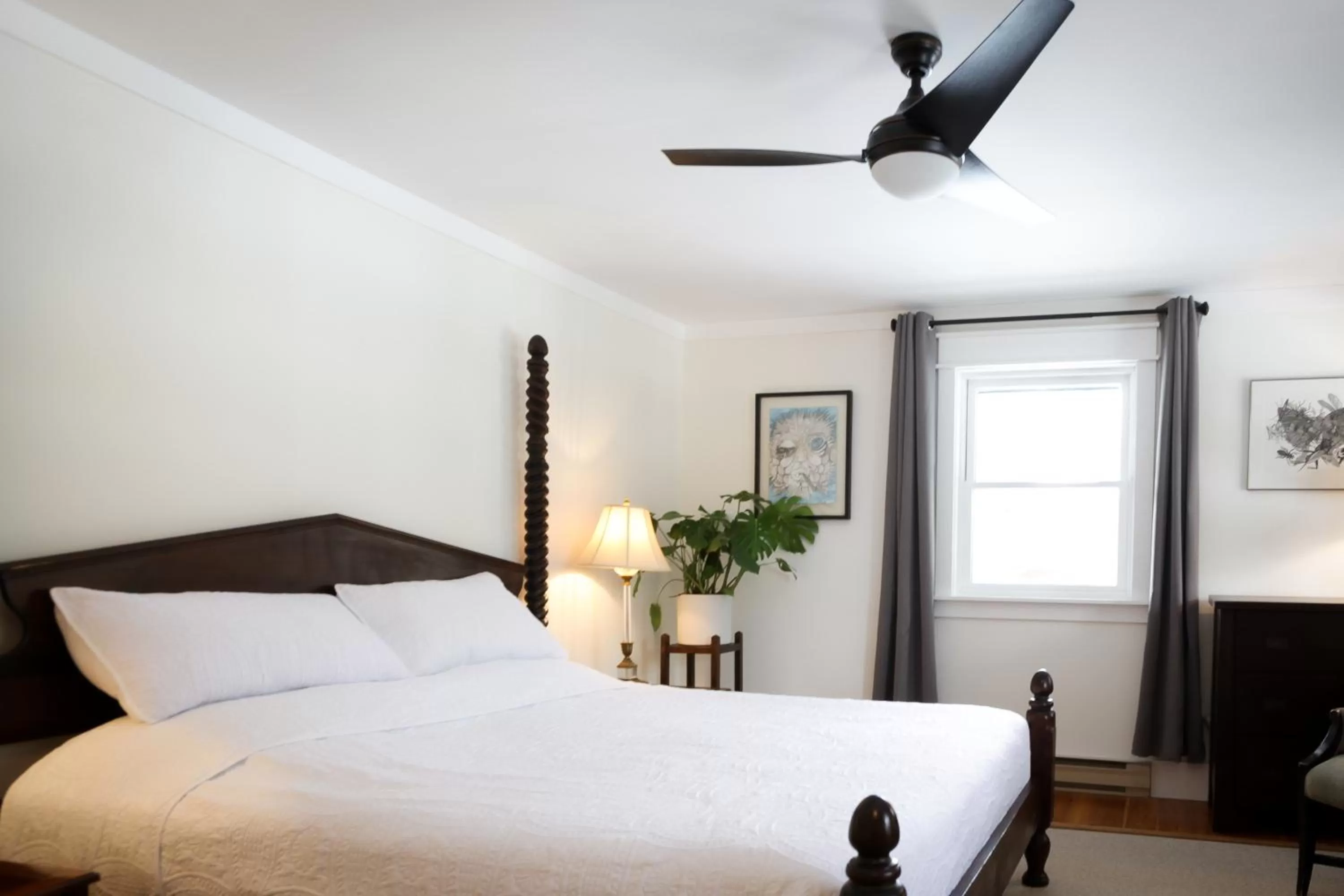 Bed in Jackson's Falls Country Inn