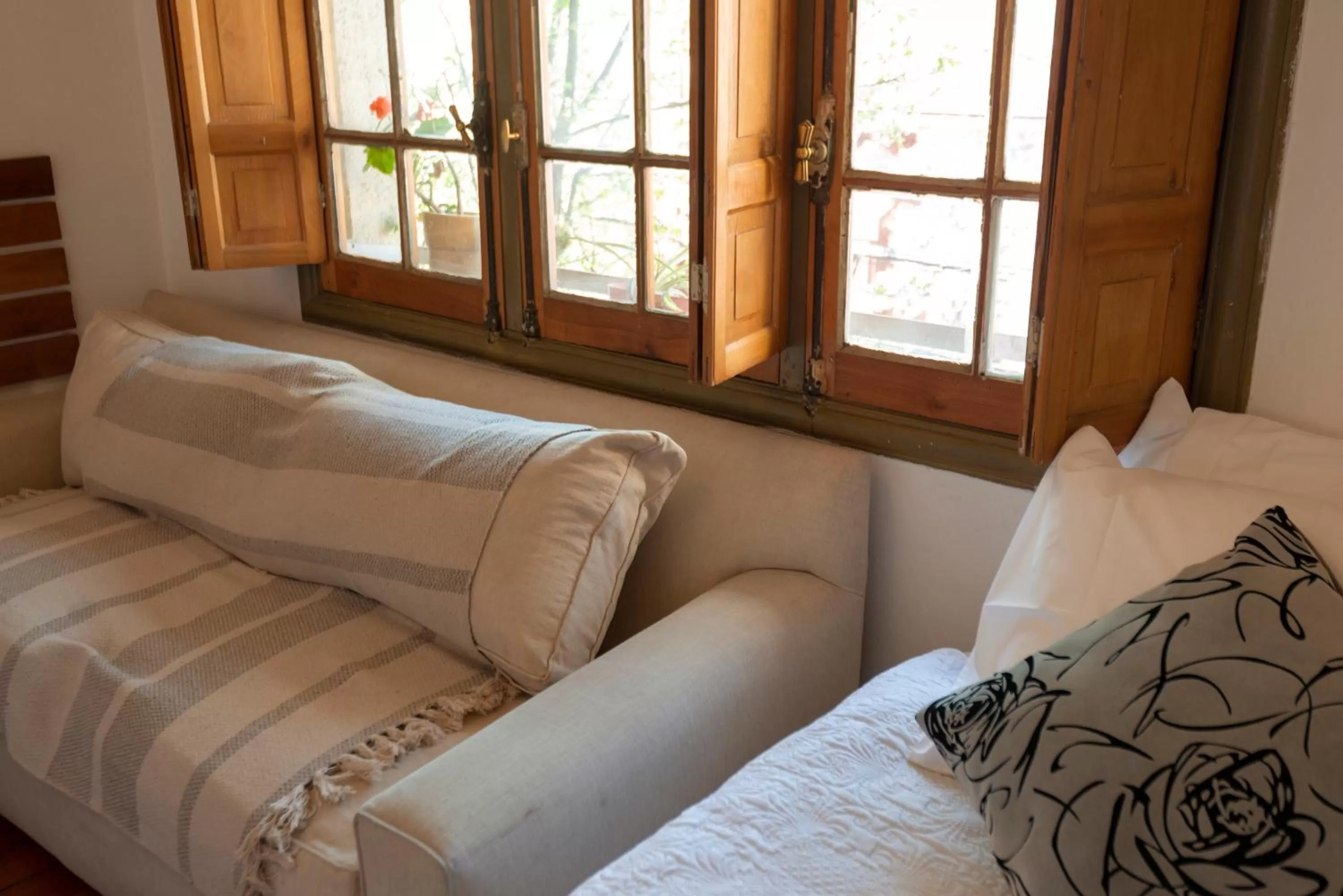 Bedroom, Room Photo in Providencia Bed & Breakfast