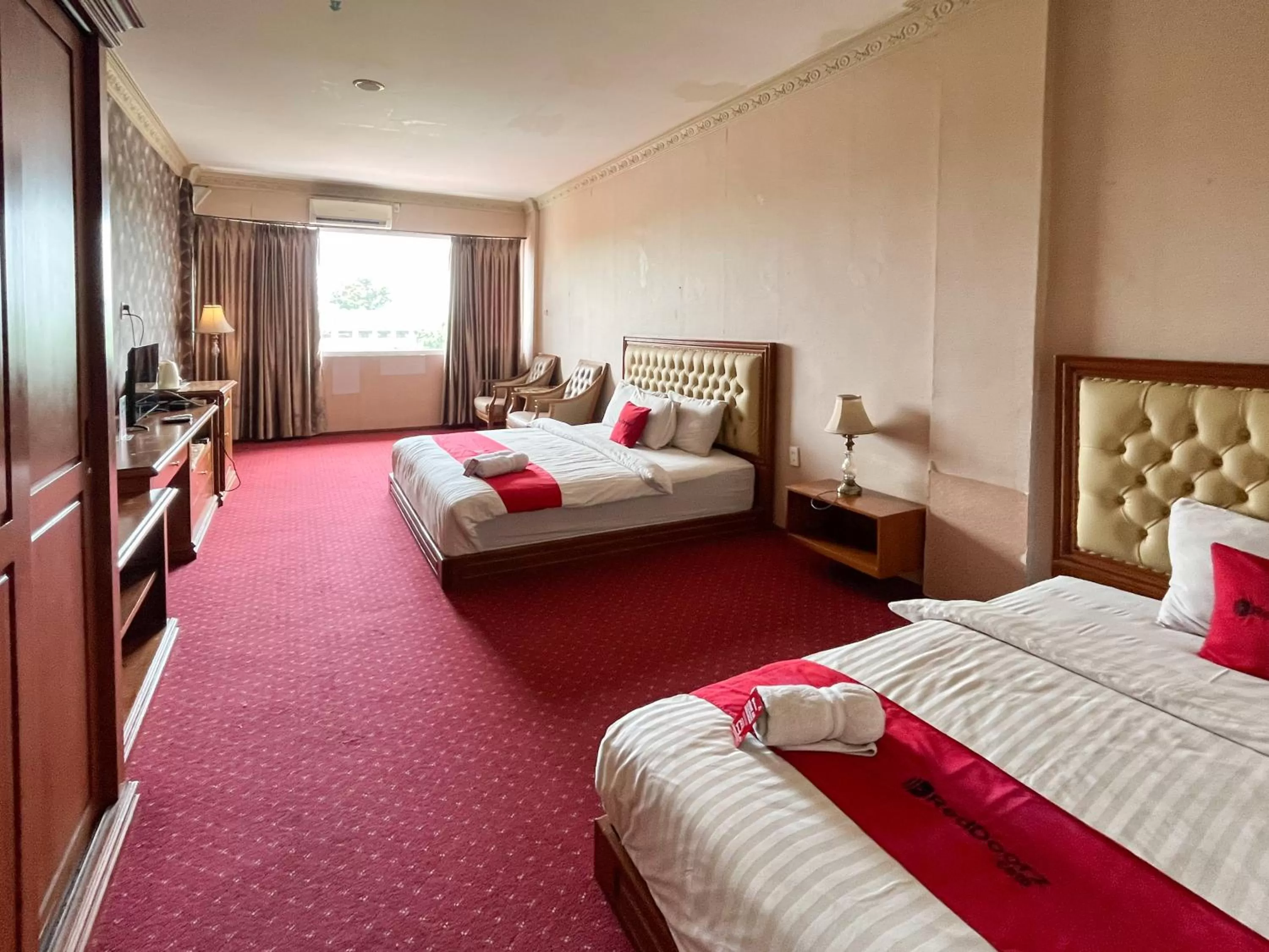 Bedroom, Bed in RedDoorz Premium Syariah at Mutiara Hijau Suites Medan