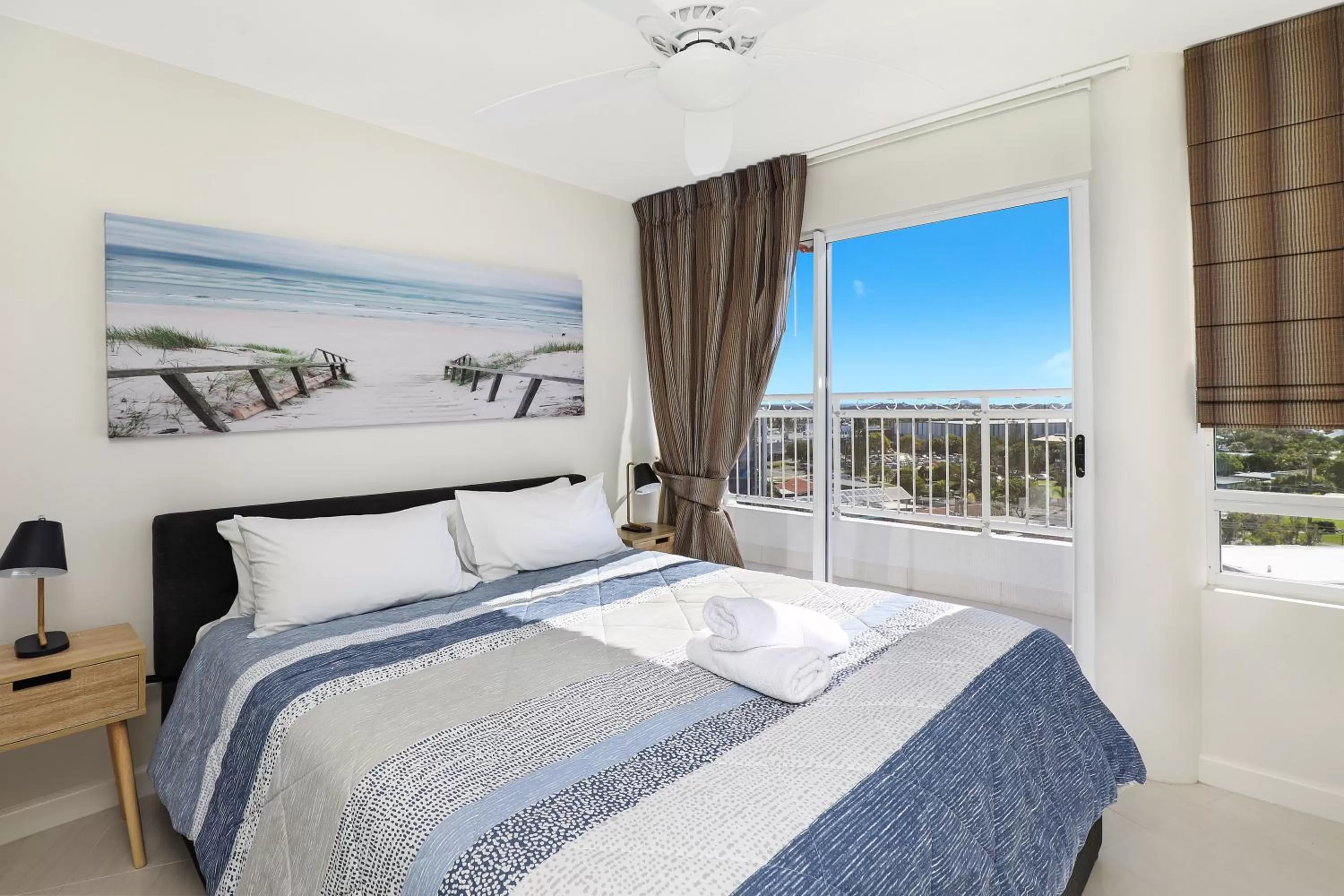 Bedroom, Bed in Beachside Resort Kawana Waters