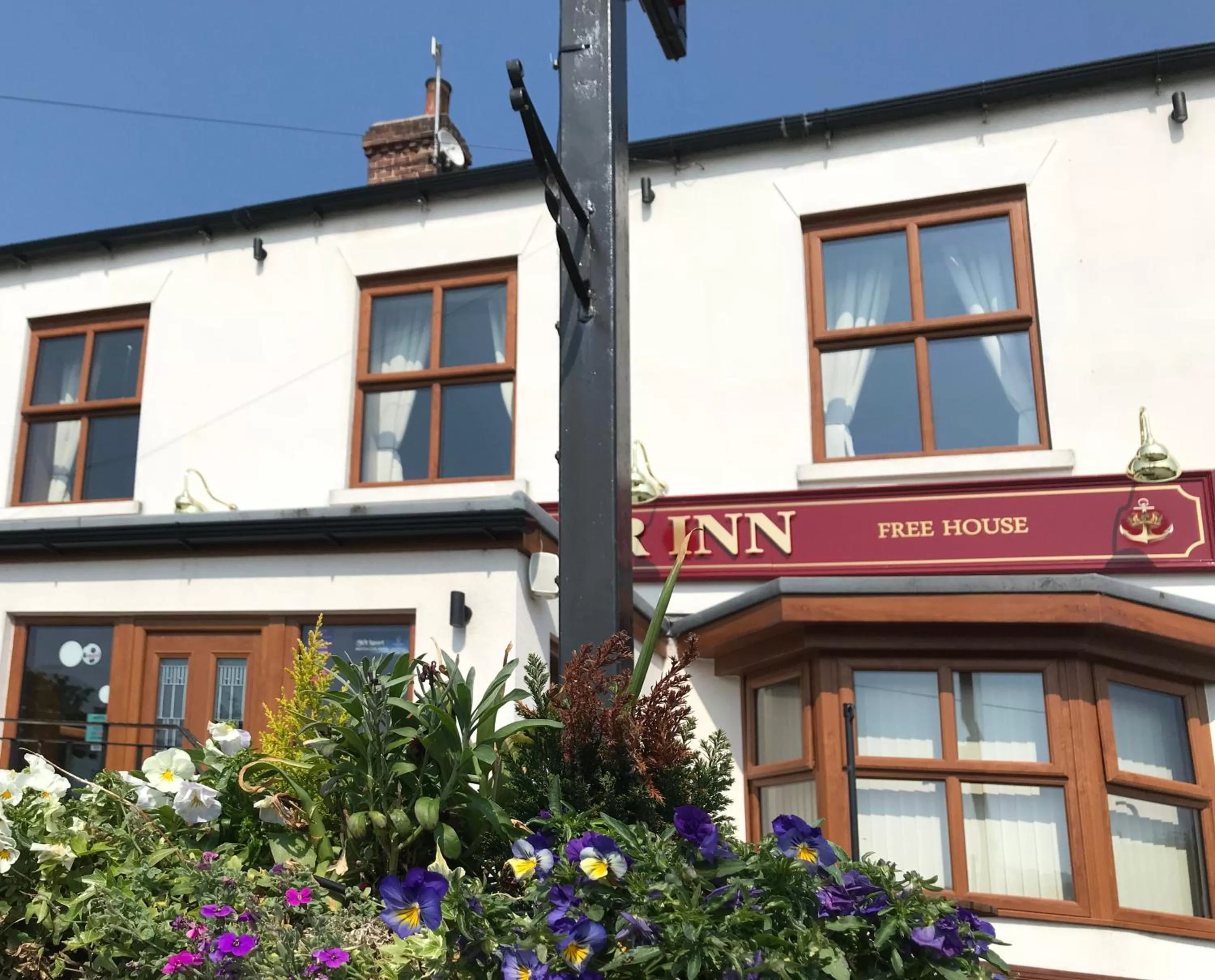 Property building in Crown & Anchor Inn
