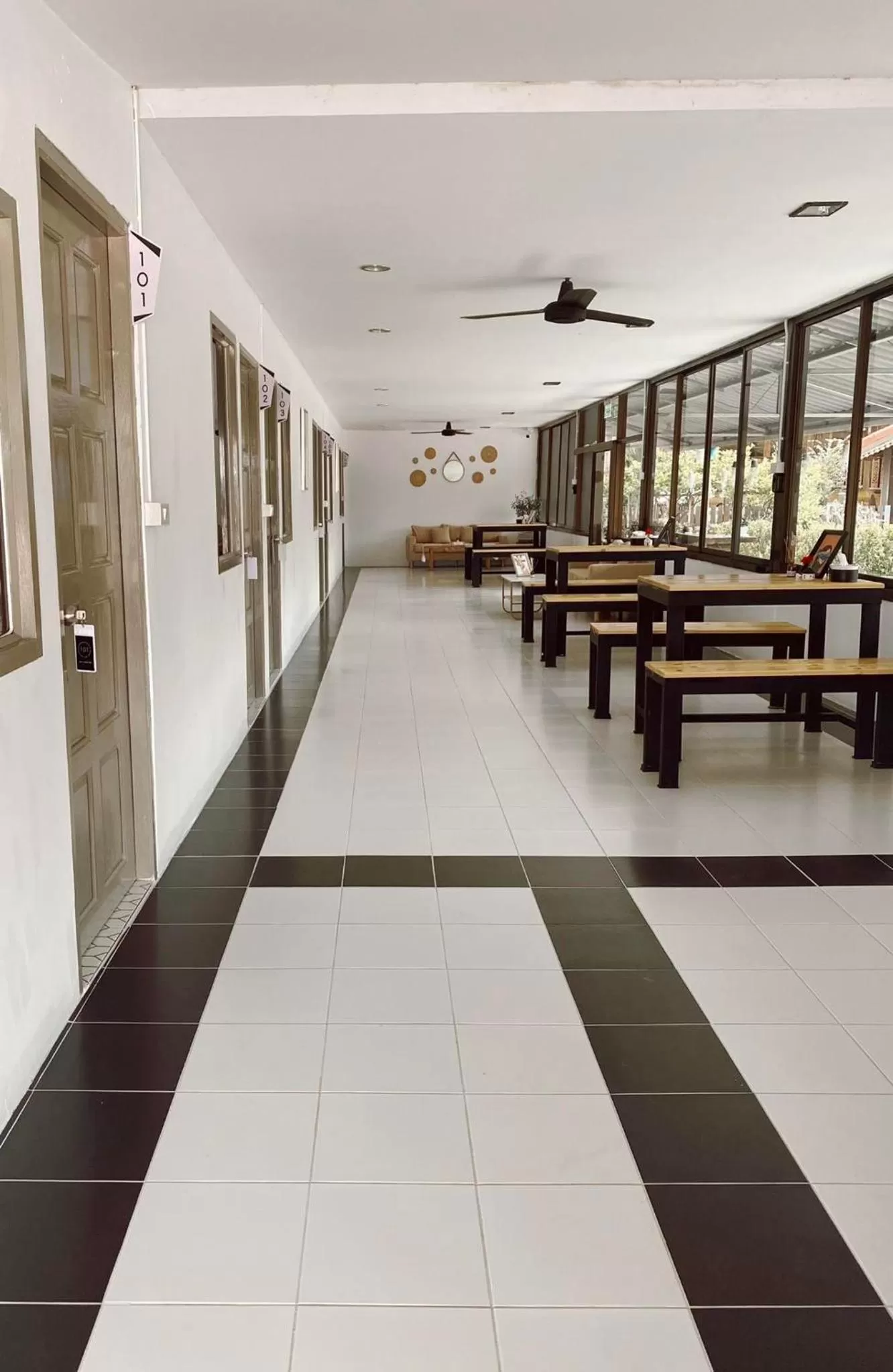 Restaurant/places to eat in Juni House Chumphon