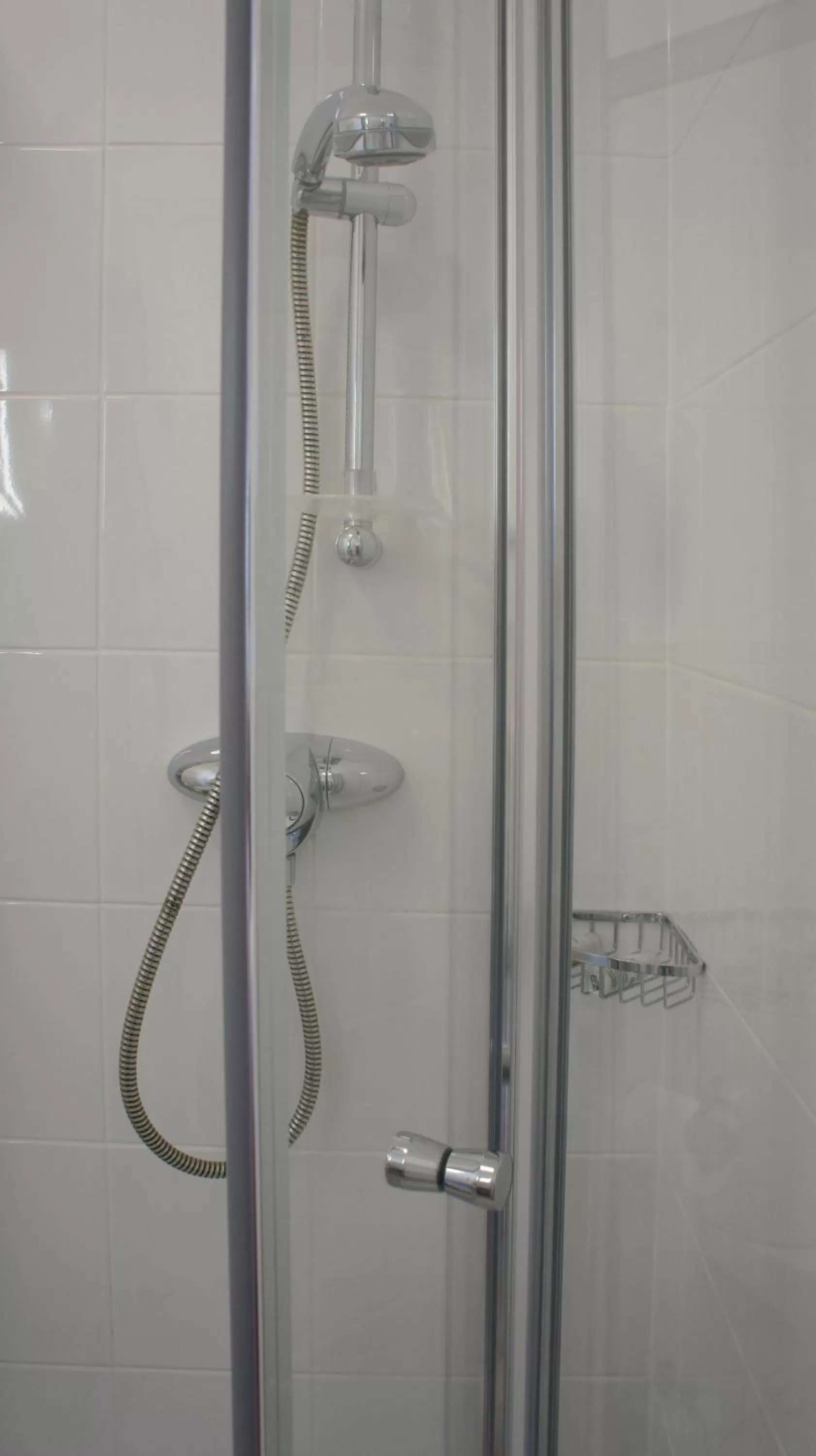 Shower in Abergavenny Hotel
