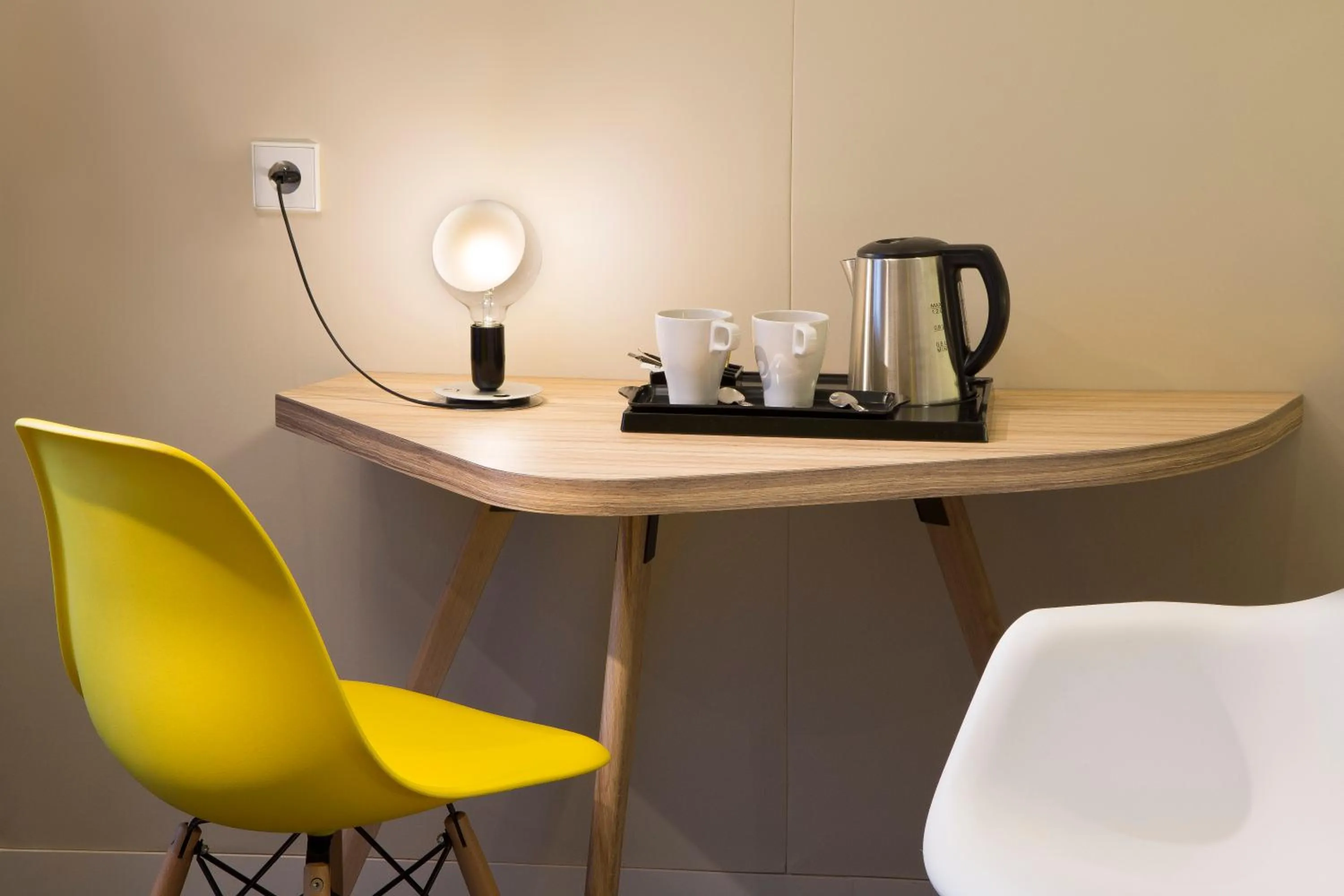 Coffee/tea facilities in Hotel Auguste