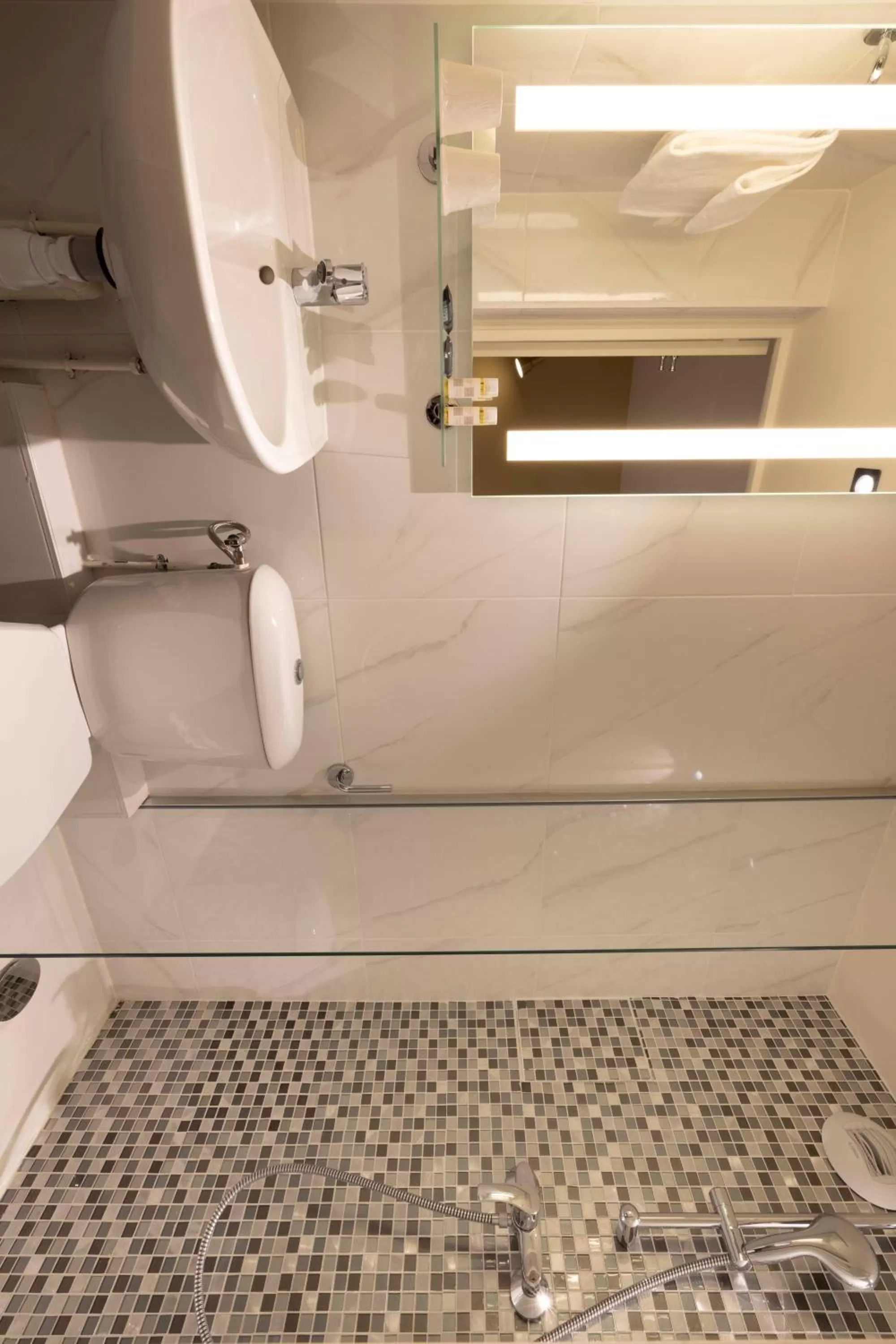 Shower in Hotel de l'Aqueduc