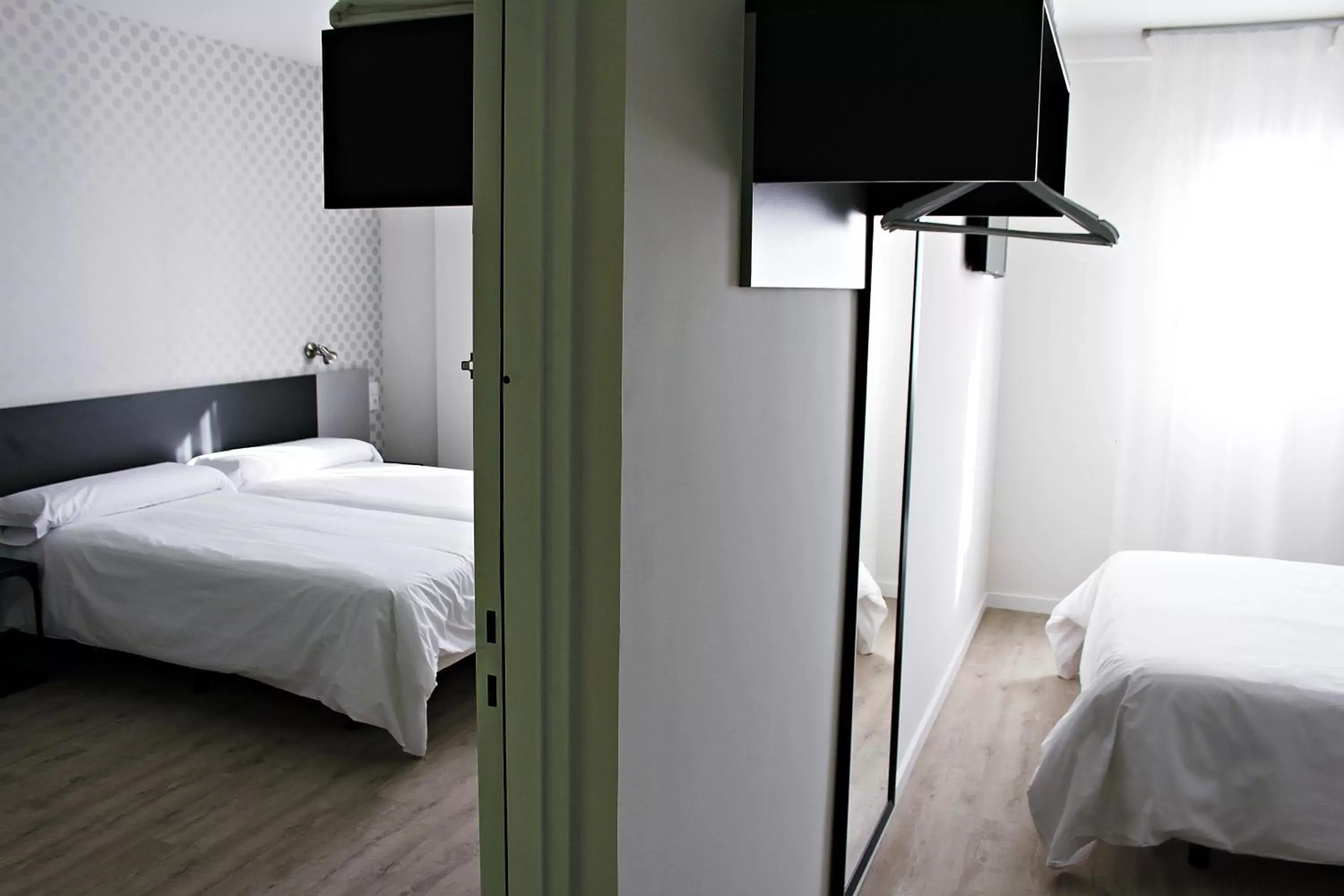 Two Connecting Double Rooms in Checkin Urban Nevada Two Connecting Double Rooms in Checkin Urban Nevada