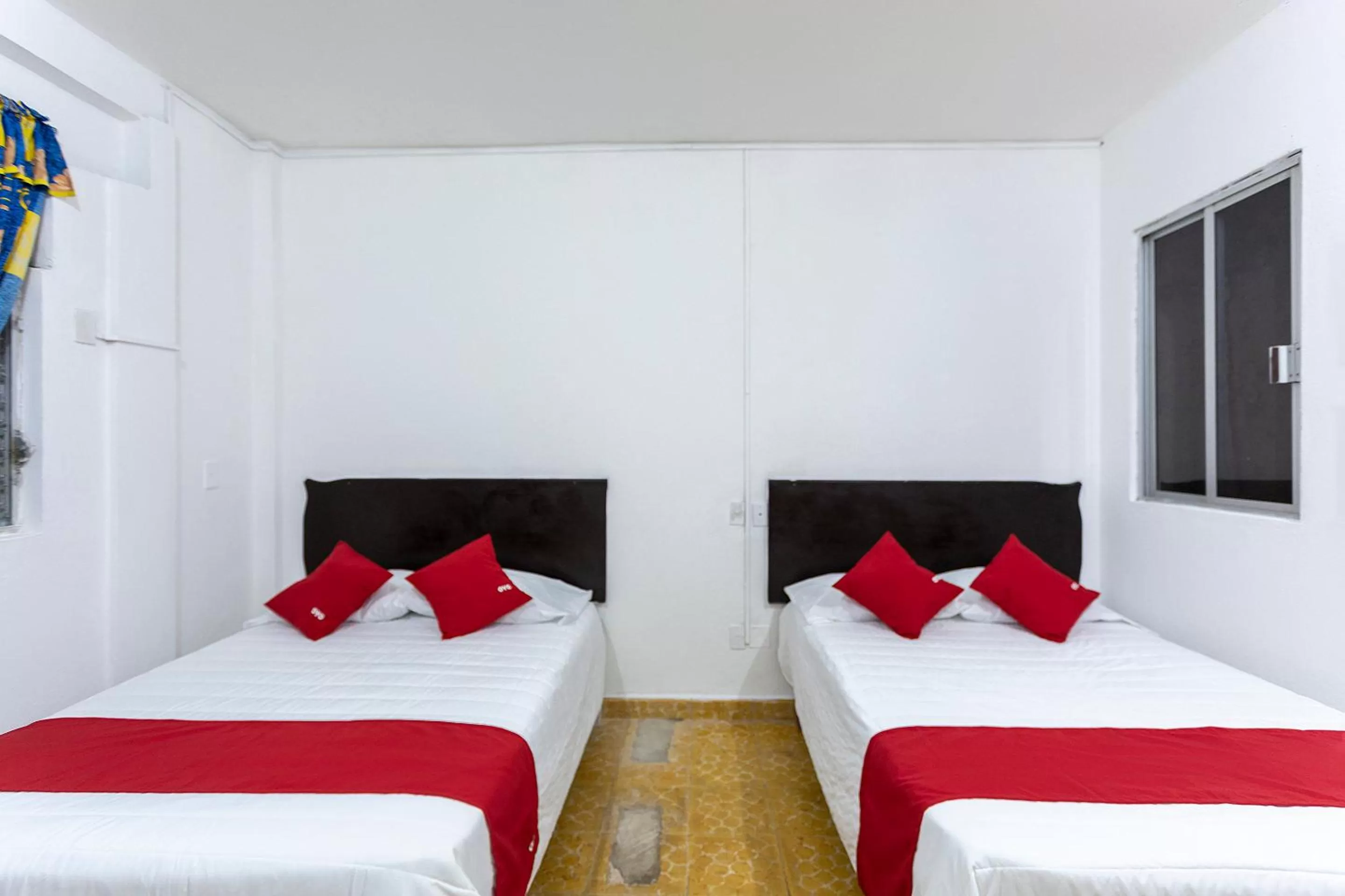 Bedroom, Bed in OYO Hotel Cristal,Museum of Mayan culture,Chetumal