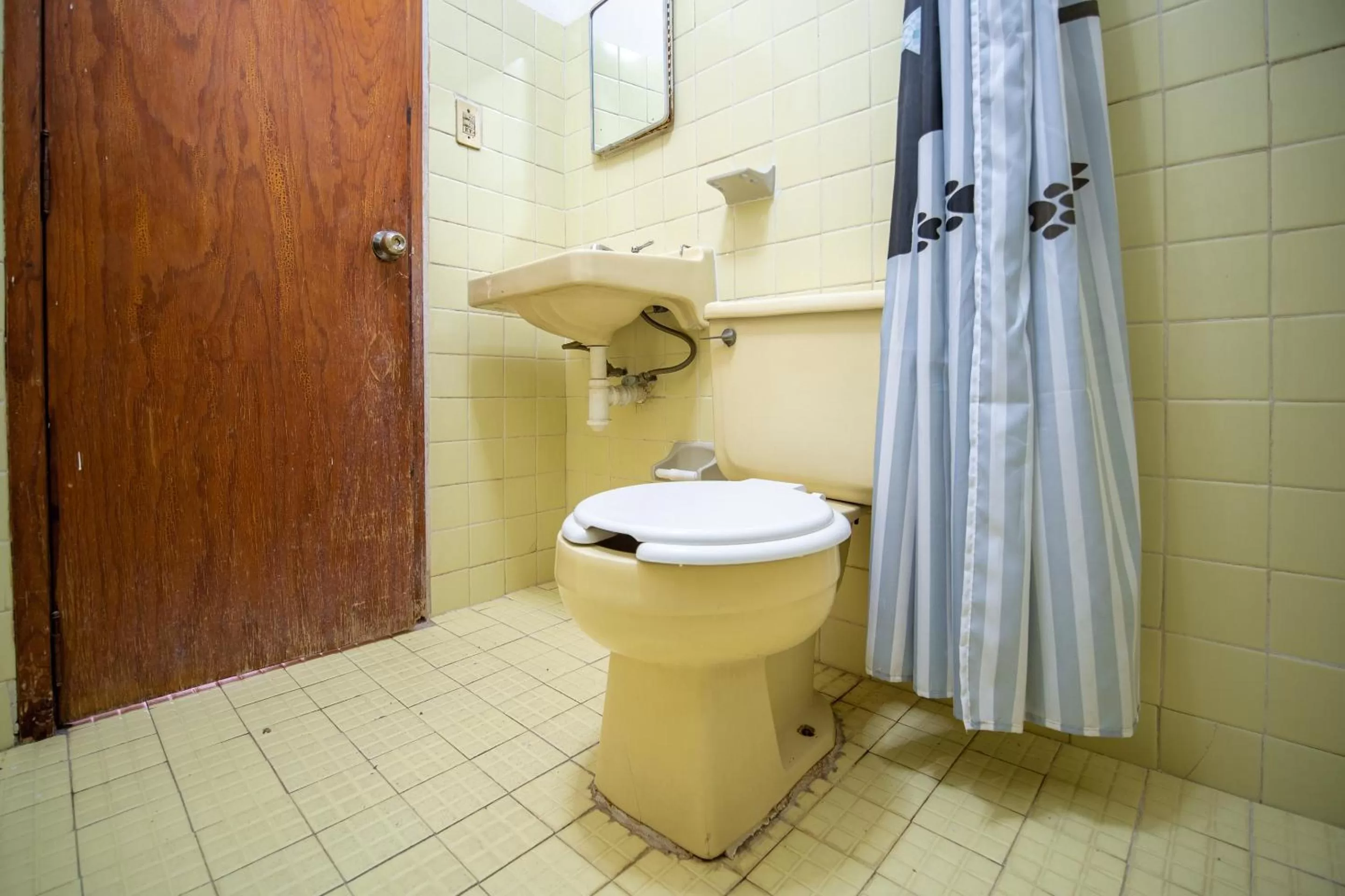 Bathroom in OYO Hotel Arena Surf, Puerto Escondido