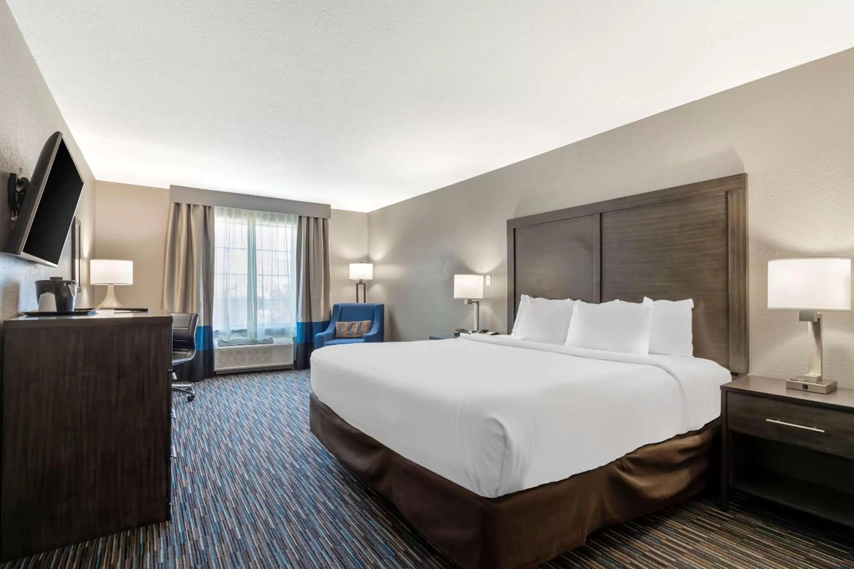 Bedroom, Bed in Comfort Inn & Suites Near Medical Center