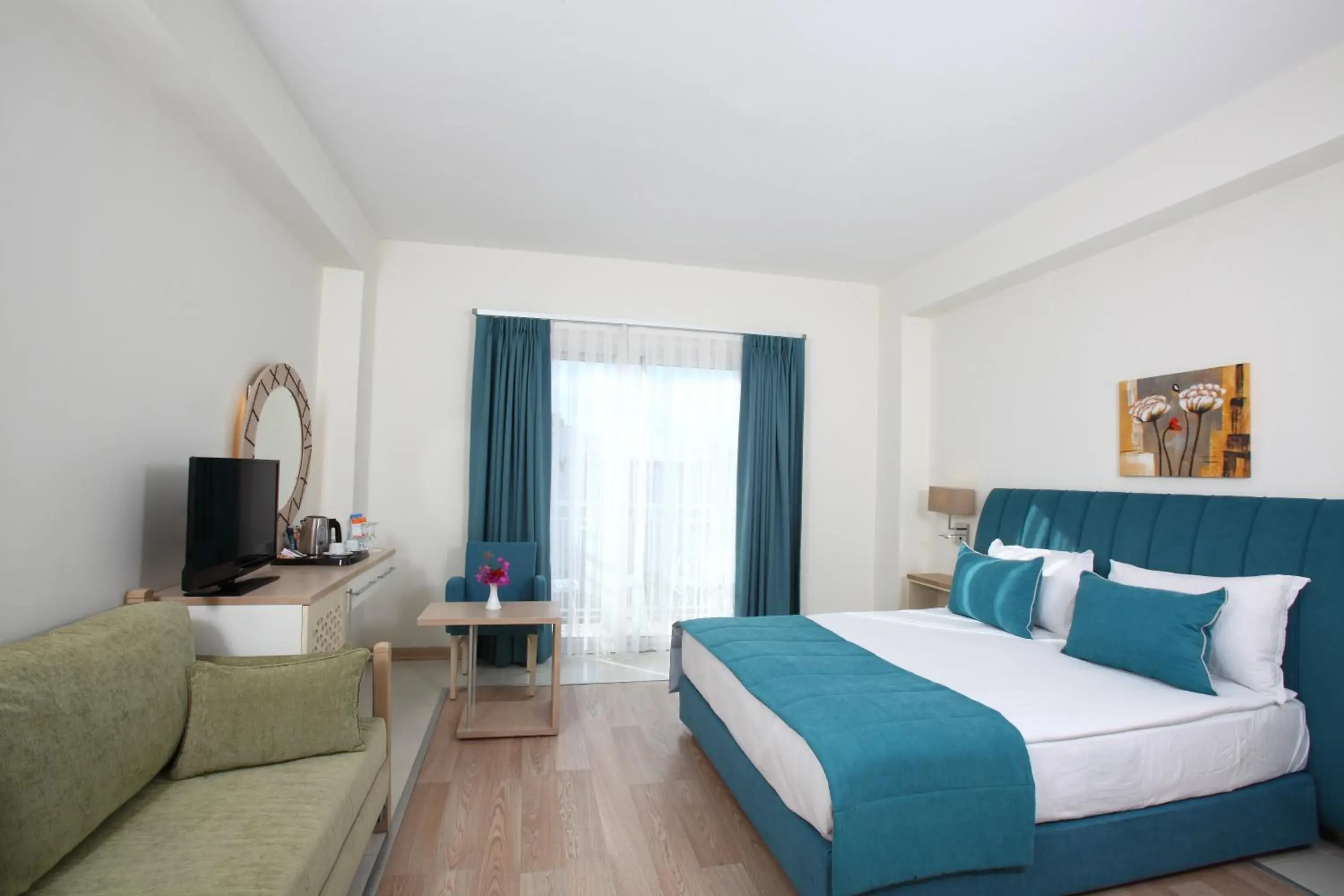 Standard Triple Room in Mandarin Resort & Spa Standard Triple Room in Mandarin Resort & Spa