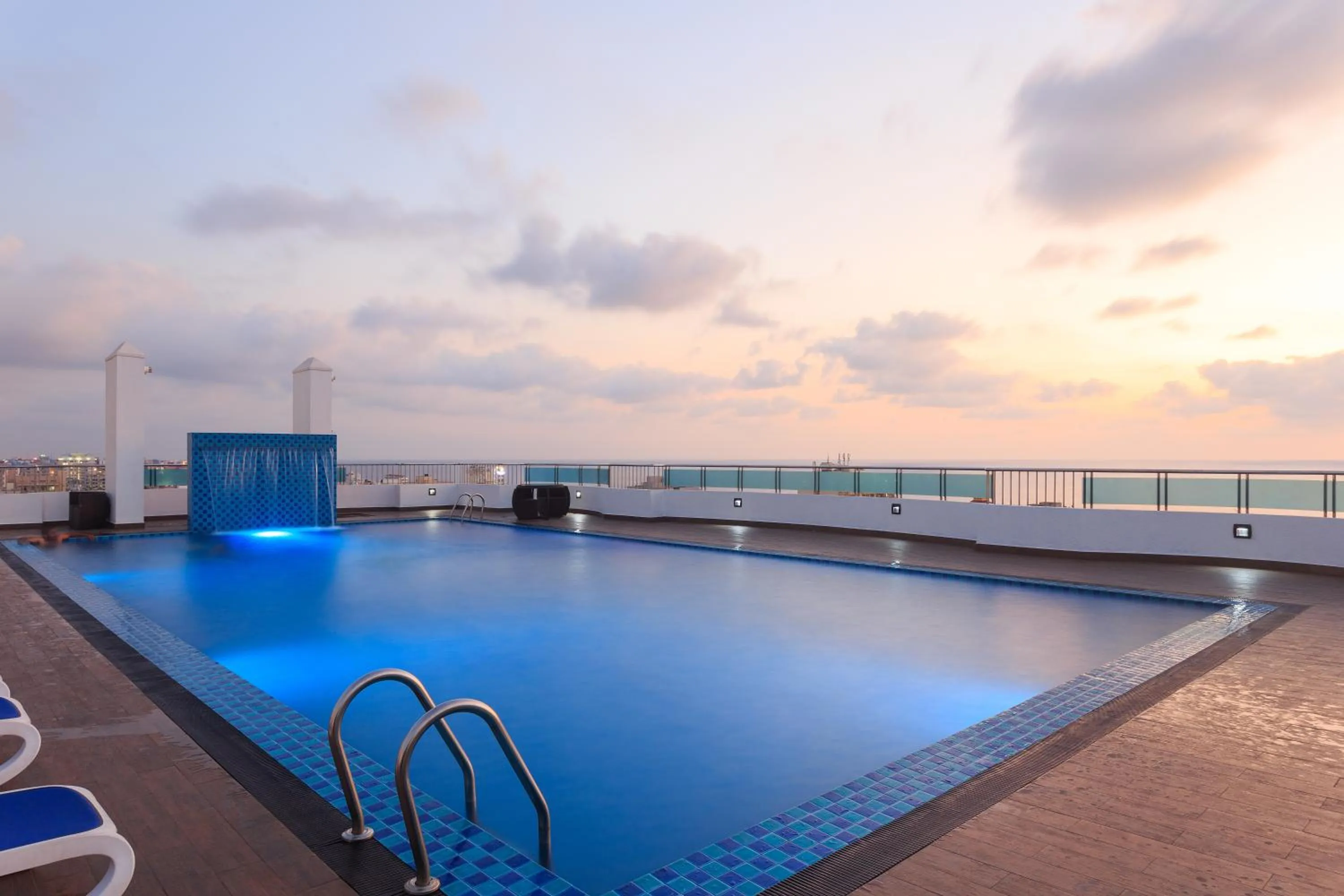 Swimming pool in Supun Arcade Residency