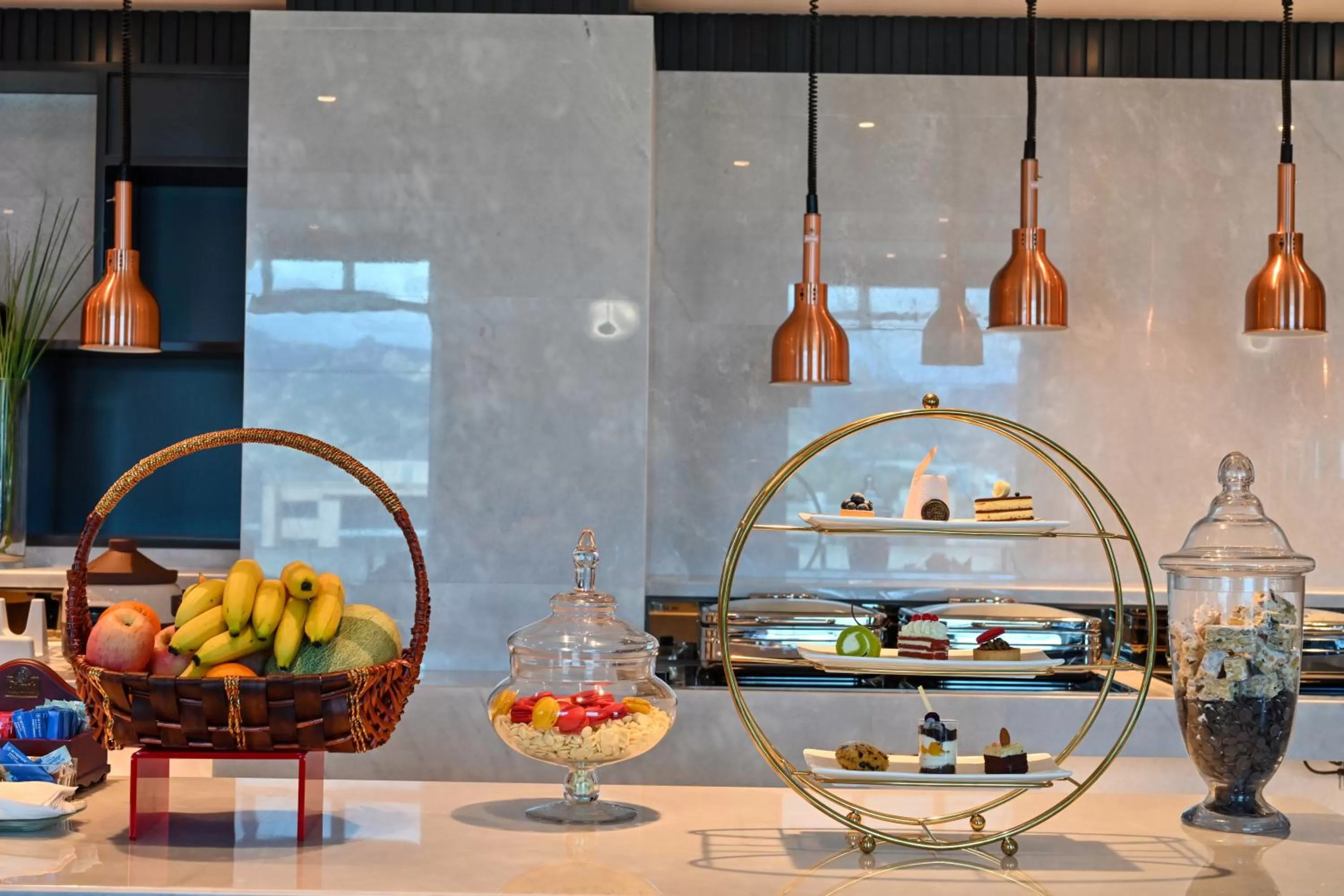 Restaurant/places to eat in Wyndham Qingdao l Free Fixed-Time Shuttle Service Between Hotel and Airport & North Railway Station l Outdoor Children's Amusement Park l 1-Hour Play Snooker or Table Tennis