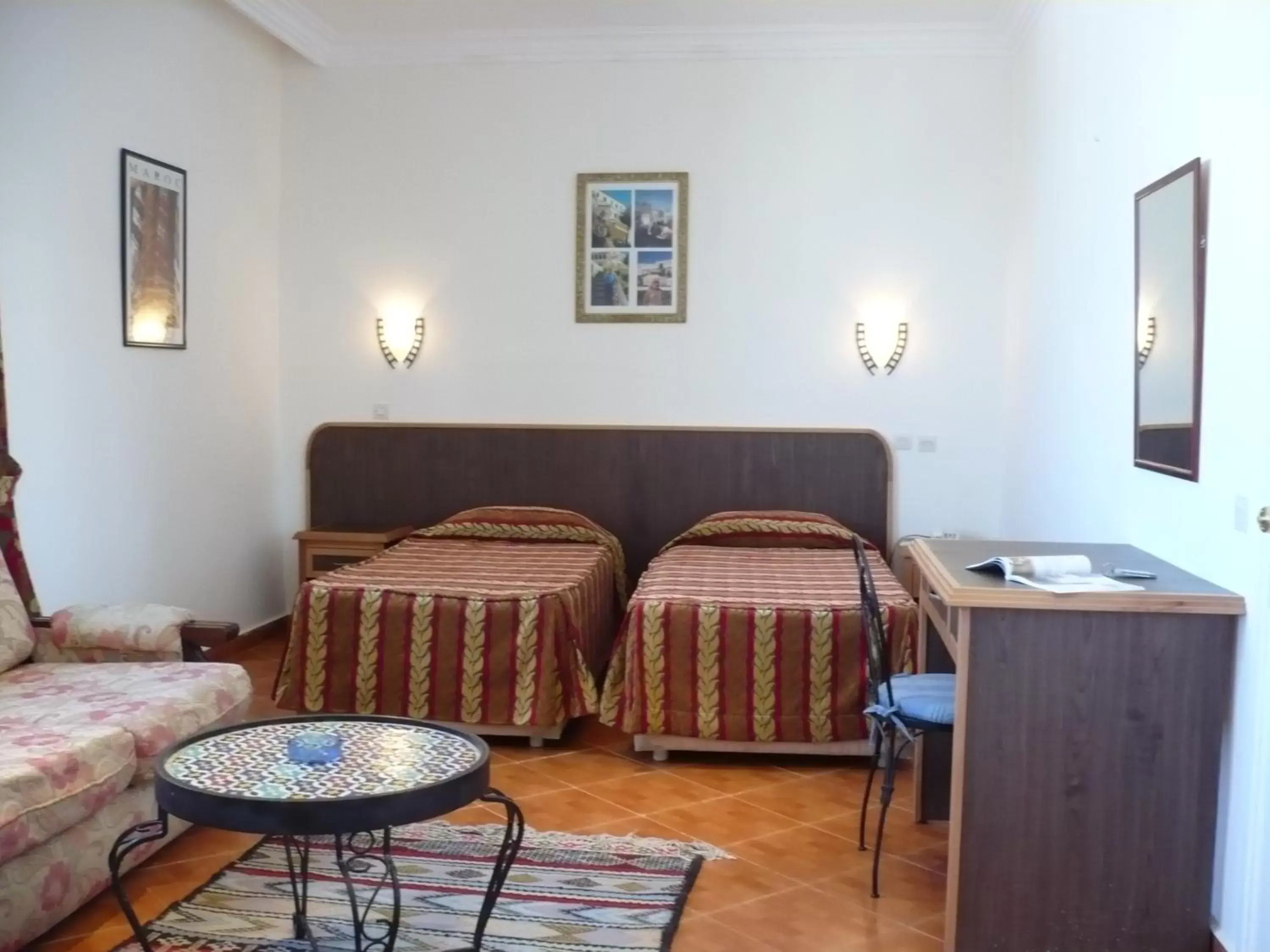 Quadruple Room in Hotel Continental Quadruple Room in Hotel Continental