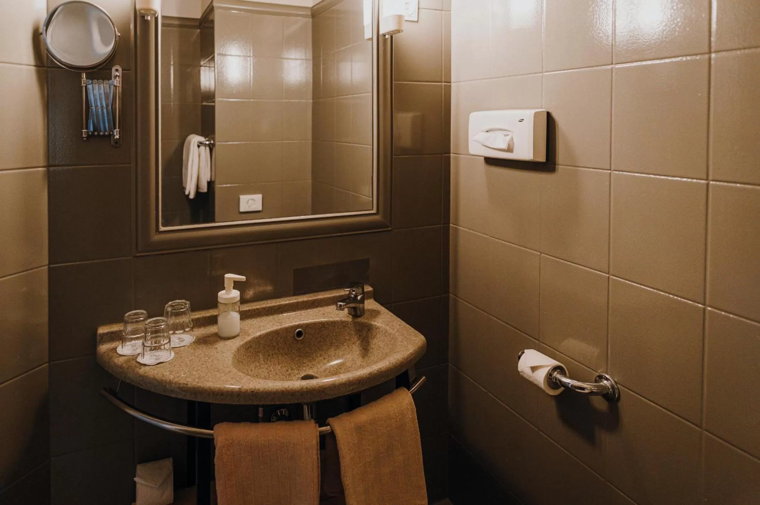 Bathroom in Hotel Piano