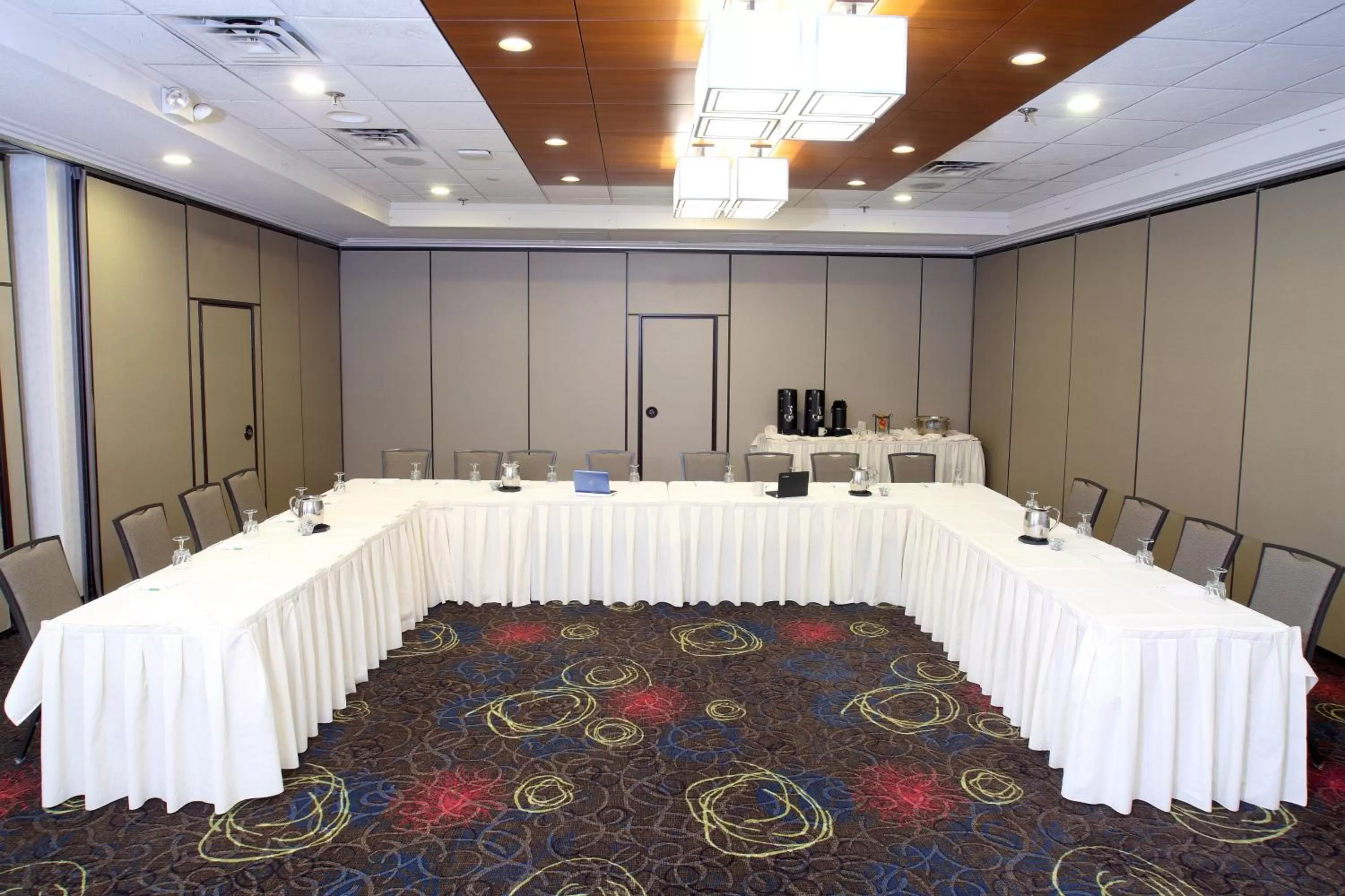 Meeting/conference room in Holiday Inn & Suites Duluth-Downtown by IHG