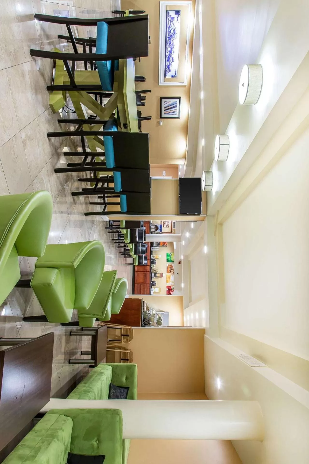 Restaurant/places to eat in Quality Inn & Suites Middletown - Newport