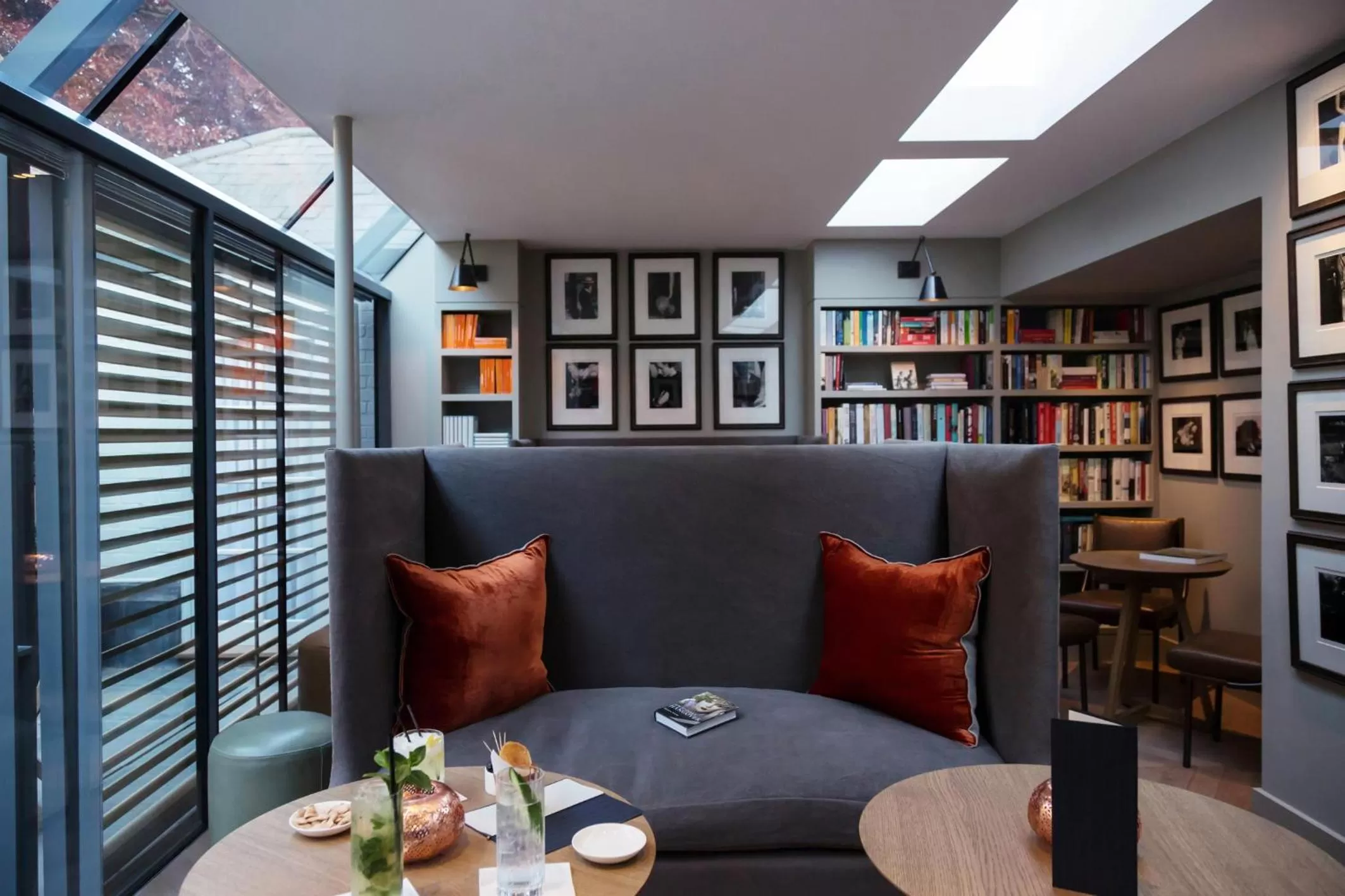 Restaurant/places to eat in Old Parsonage Hotel