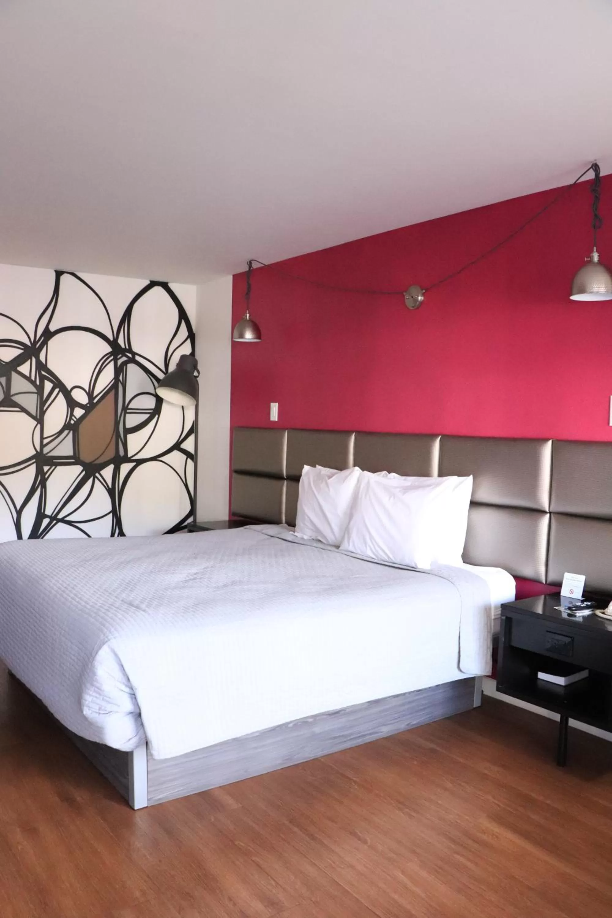 Bedroom, Bed in University Inn