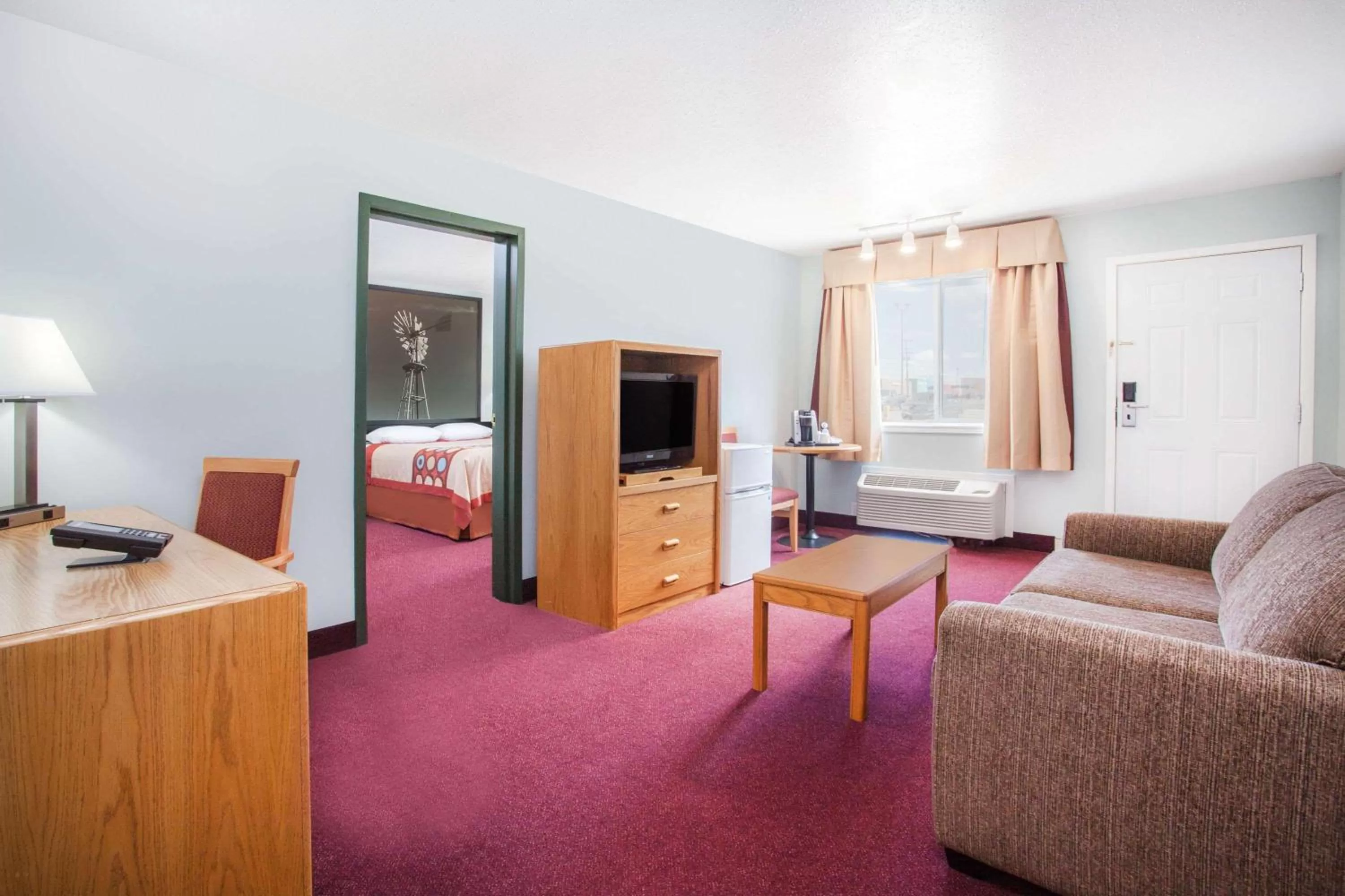 Photo of the whole room, Bed in Super 8 by Wyndham Kindersley