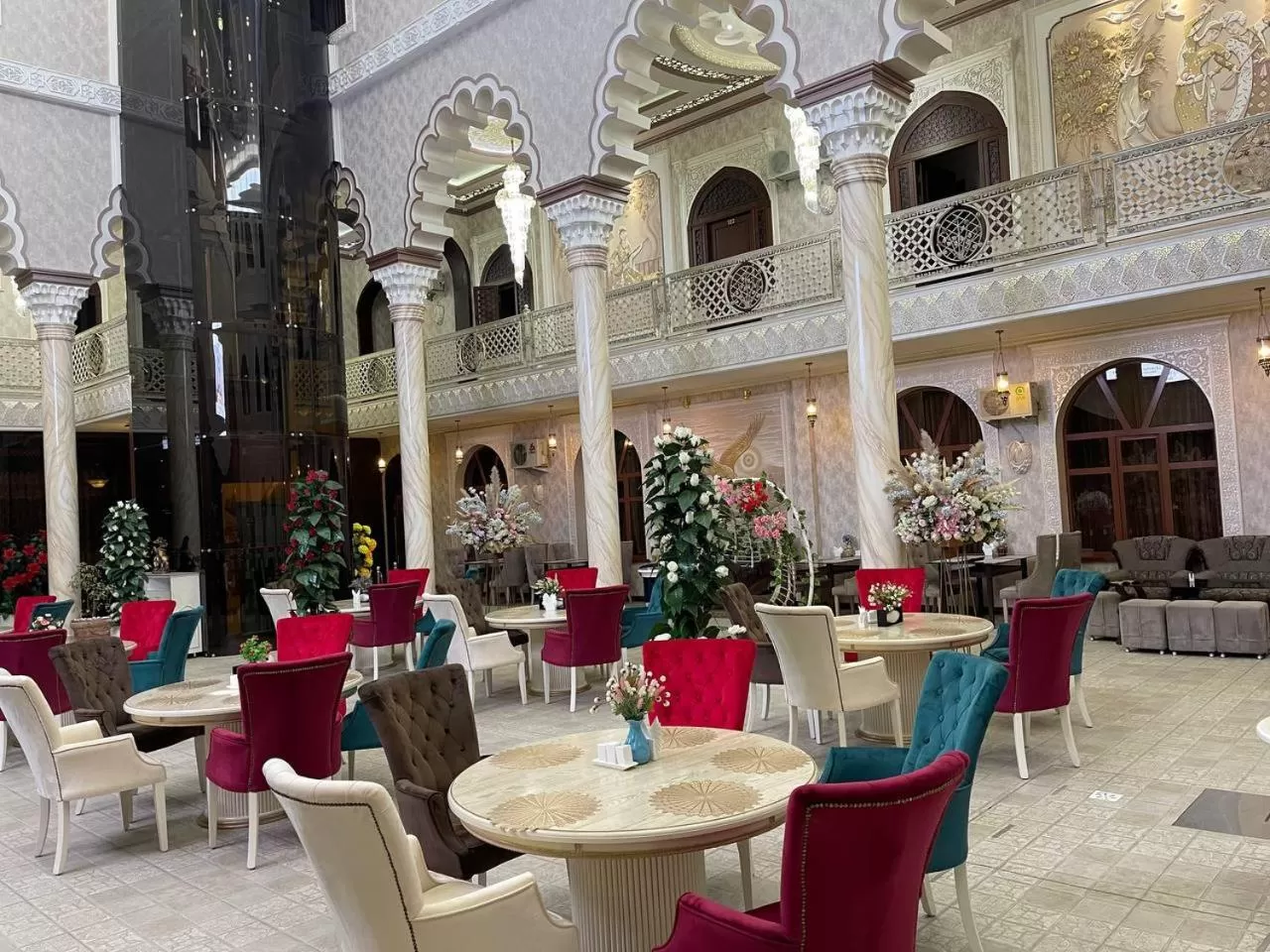 Restaurant/Places to Eat in Sumaya Hotel