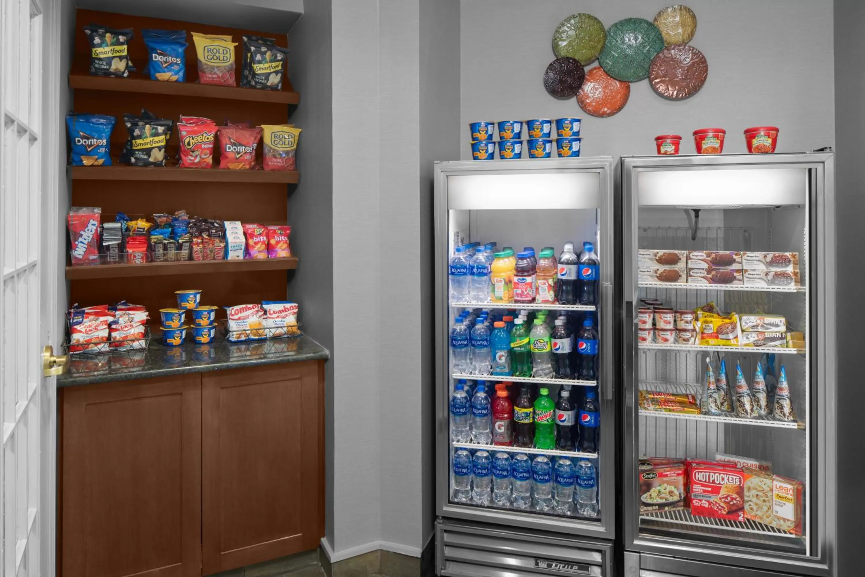 Food and drinks in Residence Inn Long Island Holtsville