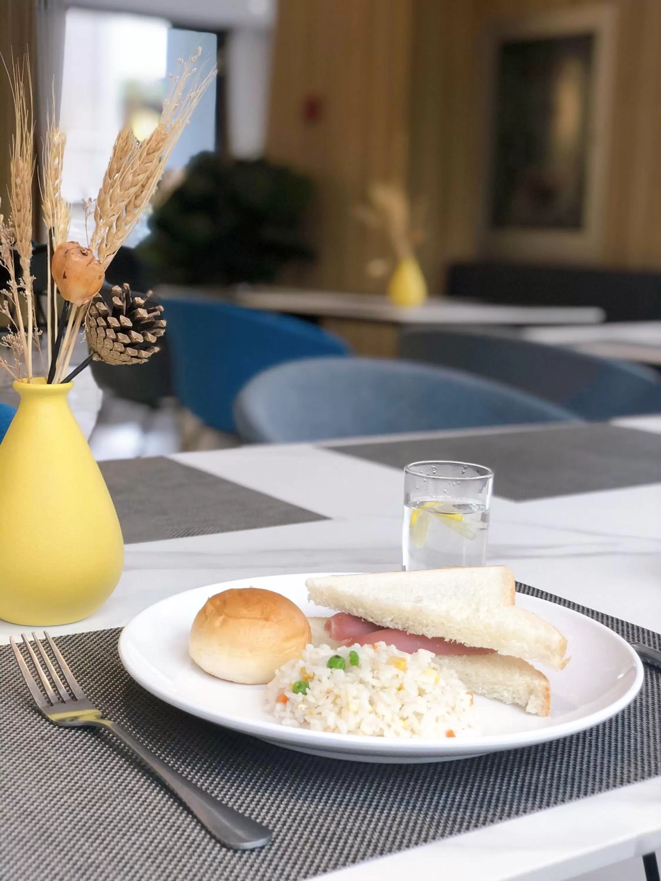 Breakfast in Shanghai JOYFUL YARD Hotel