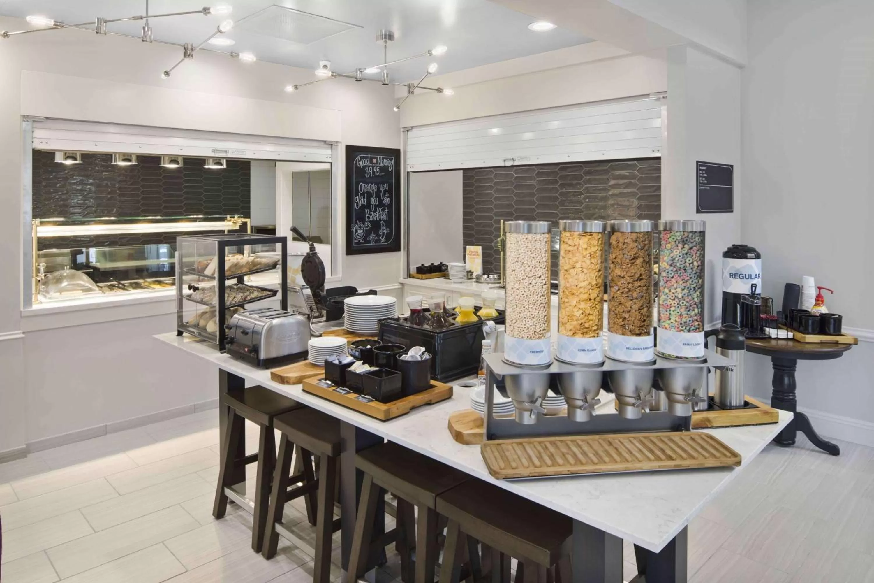 Restaurant/places to eat in Hilton Garden Inn Jackson-Madison