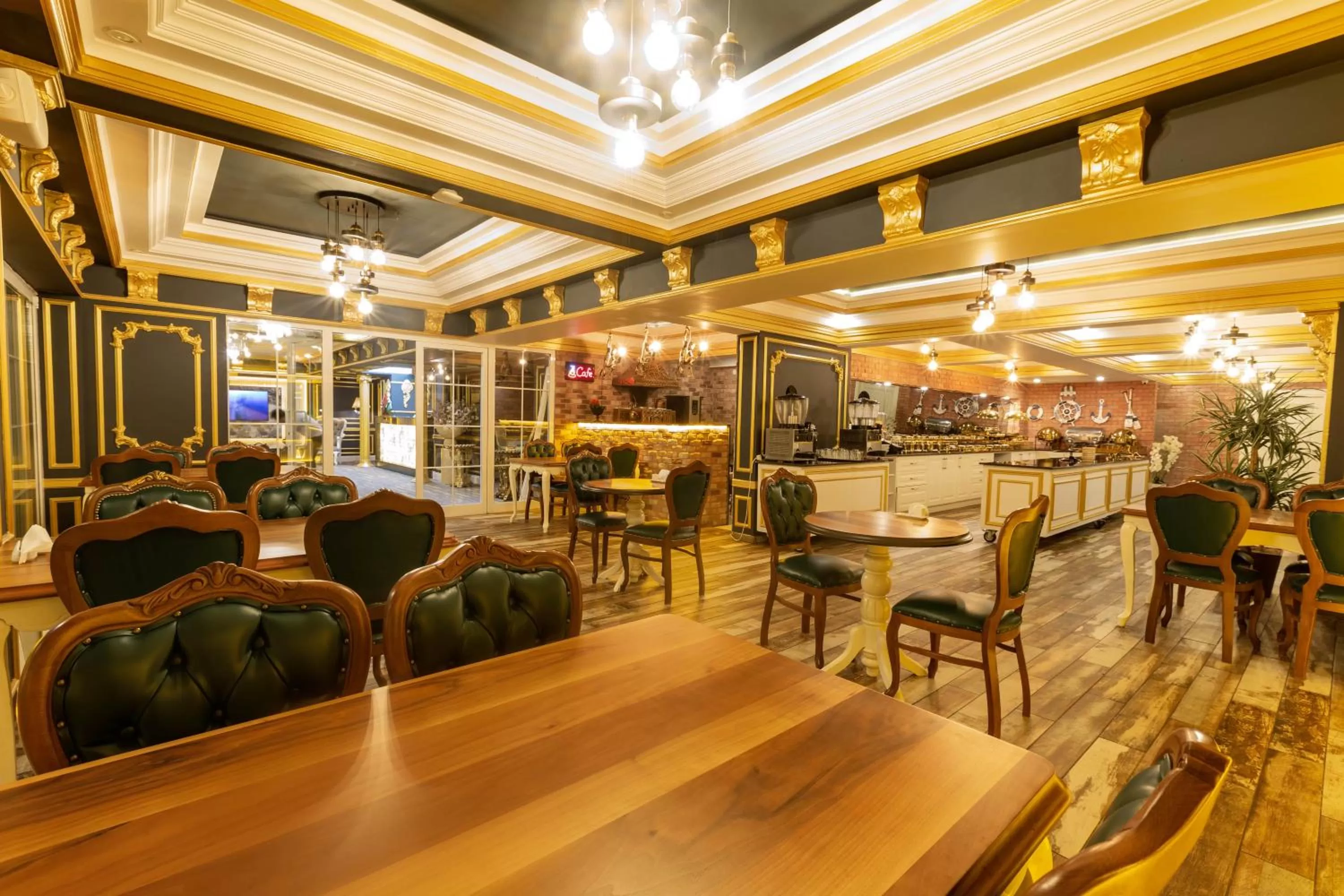 Restaurant/places to eat in Andalouse Otel