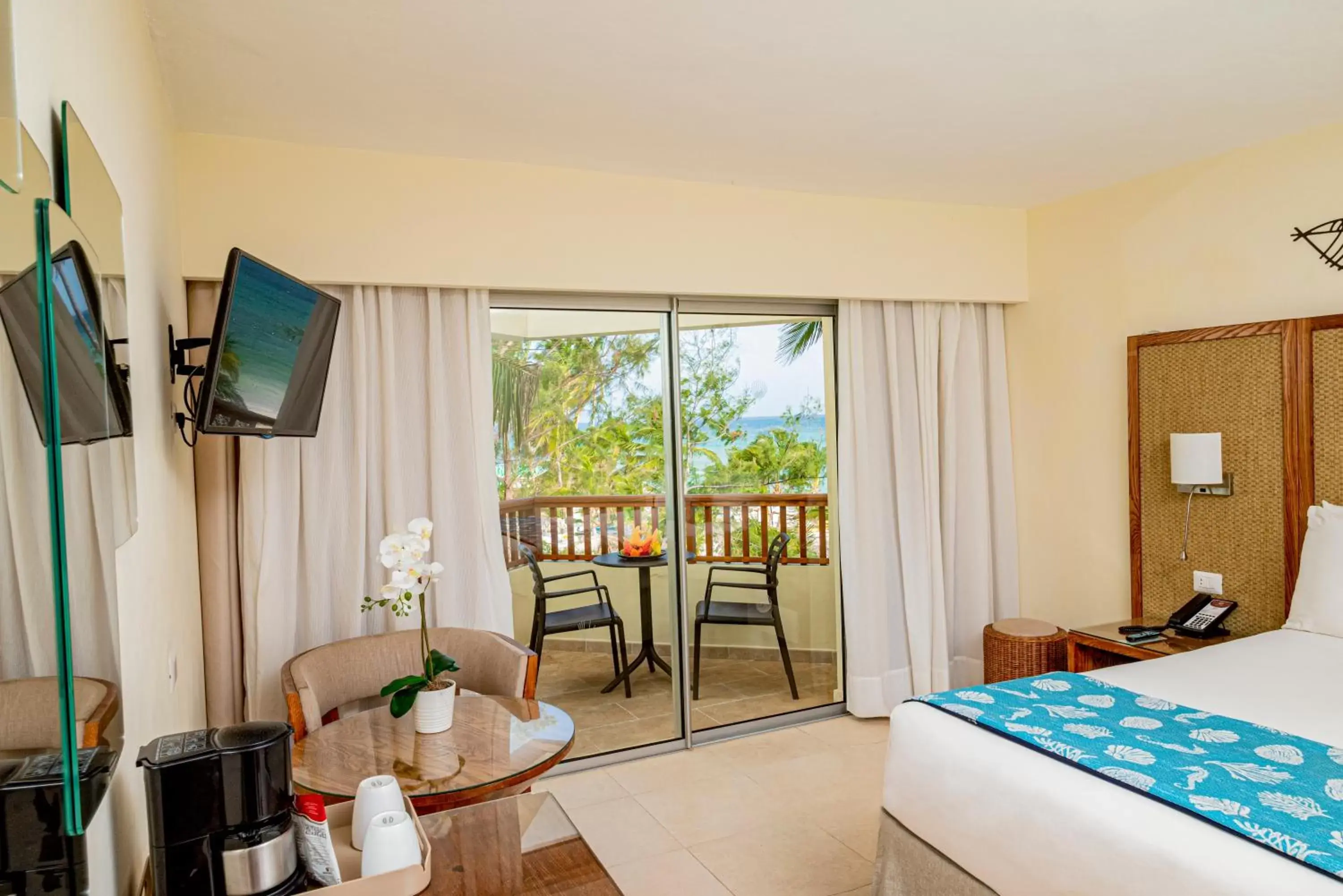 Ocean View (2 Adults + 1 Child) in Impressive Punta Cana - All Inclusive Ocean View (2 Adults + 1 Child) in Impressive Punta Cana - All Inclusive