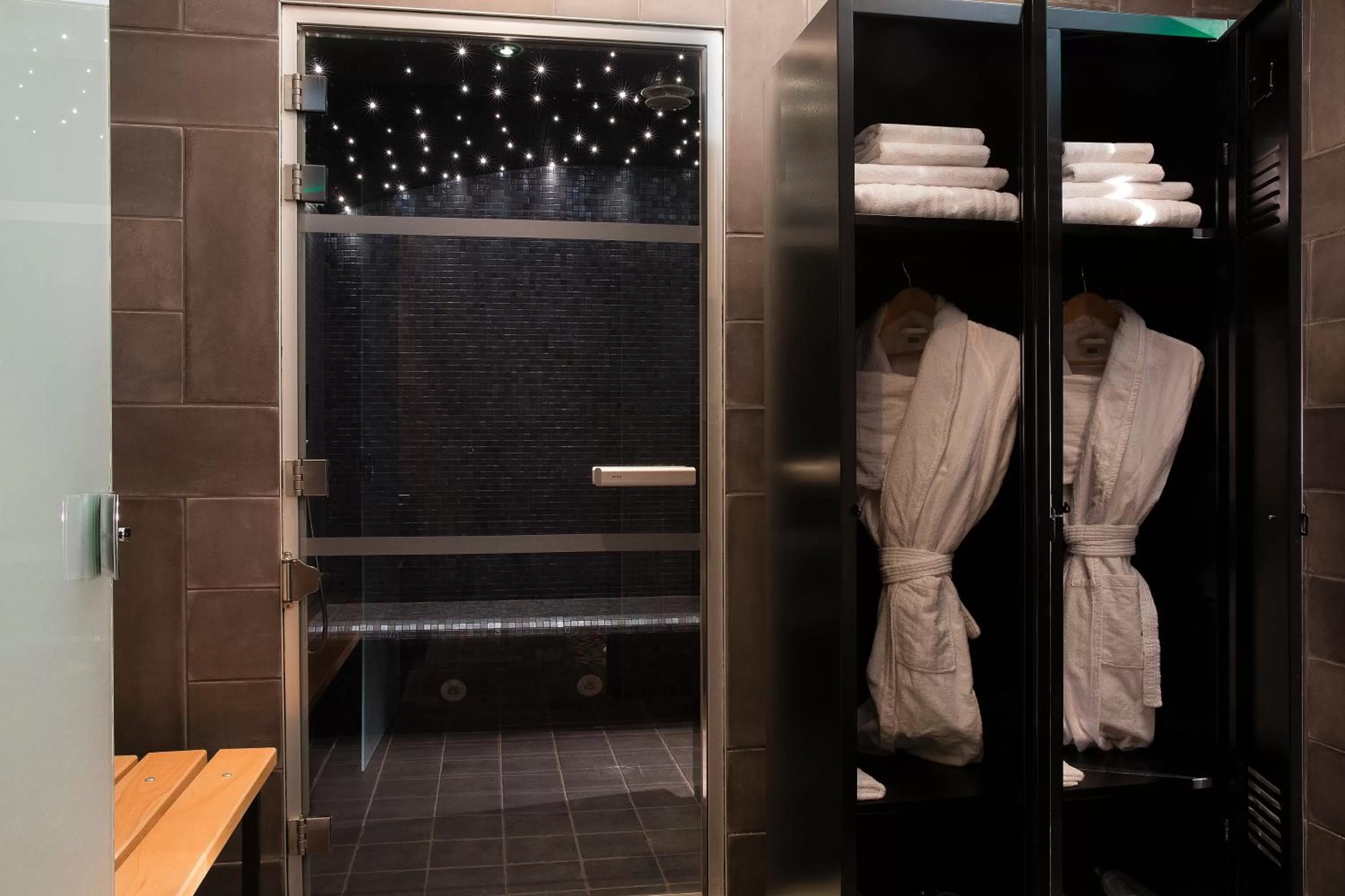 Steam room in Hôtel Fabric