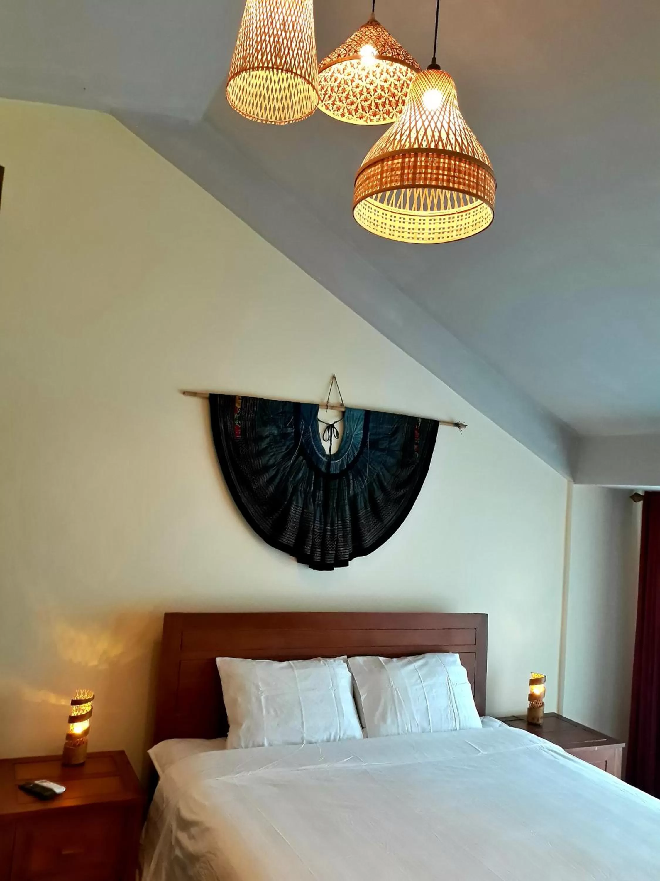 Bedroom, Bed in Pink Tulip Hoi An