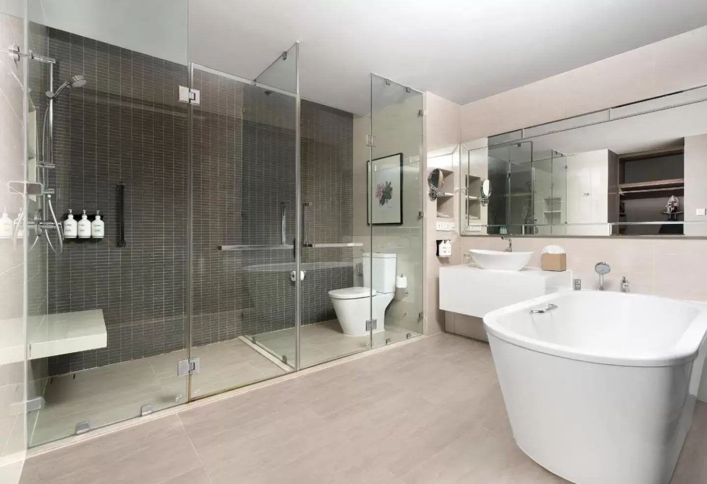 One-Bedroom King Suite with Mountain View in Holiday Inn & Suites Rayong City Centre, an IHG Hotel One-Bedroom King Suite with Mountain View in Holiday Inn & Suites Rayong City Centre, an IHG Hotel