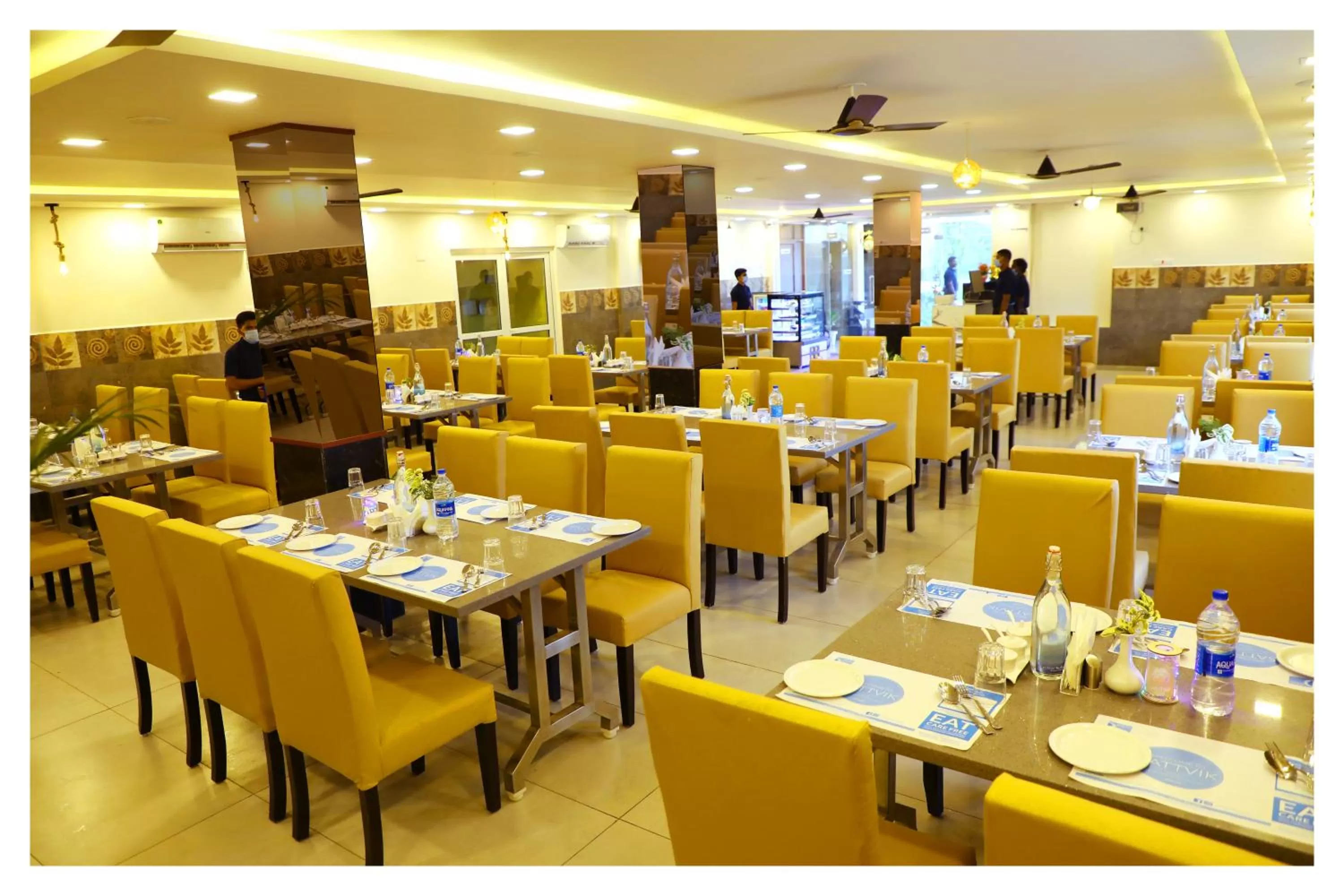 Restaurant/Places to Eat in Clarks Inn Express ,Sirkazhi